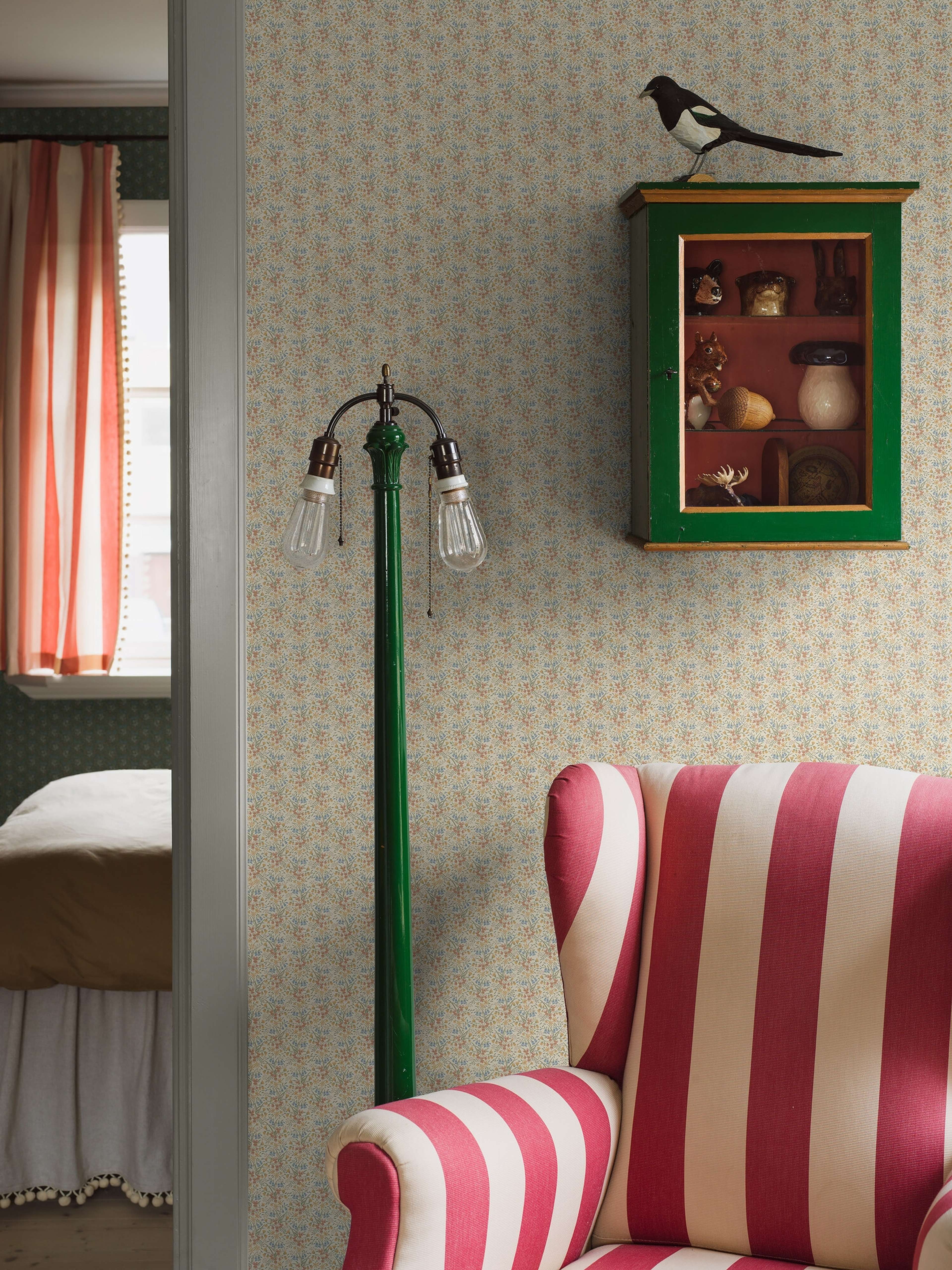 Bella tapet med blommigt mönster i vit. Från kollektionen New Heritage. Nonwoven-material med rak passning. Passar i vardagsrum, sovrum och hall.​​​​‌﻿‍﻿​‍​‍‌‍﻿﻿‌﻿​‍‌‍‍‌‌‍‌﻿‌‍‍‌‌‍﻿‍​‍​‍​﻿‍‍​‍​‍‌﻿​﻿‌‍​‌‌‍﻿‍‌‍‍‌‌﻿‌​‌﻿‍‌​‍﻿‍‌‍‍‌‌‍﻿﻿​‍​‍​‍﻿​​‍​‍‌‍‍​‌﻿​‍‌‍‌‌‌‍‌‍​‍​‍​﻿‍‍​‍​‍‌‍‍​‌﻿‌​‌﻿‌​‌﻿​​‌﻿​﻿​﻿‍‍​‍﻿﻿​‍﻿﻿‌﻿‌﻿‌﻿‌﻿‌﻿‌﻿​‍﻿‍‌‍​﻿‌‍﻿﻿‌‍﻿​‌‍﻿﻿‌﻿​‍‌‍​‌‌‍﻿‌‌‍​‌​‍﻿‍‌﻿​﻿‌‍‌‌​‍﻿﻿‌﻿​﻿‌﻿‌​‌﻿‌‌‌‍‌​‌‍‍‌‌‍﻿﻿​‍﻿﻿‌‍‍‌‌‍﻿‍‌﻿‌​‌‍‌‌‌‍﻿‍‌﻿‌​​‍﻿﻿‌‍‌‌‌‍‌​‌‍‍‌‌﻿‌​​‍﻿﻿‌‍﻿‌‌‍﻿﻿‌‍‌​‌‍‌‌​﻿﻿‌‌﻿​​‌﻿​‍‌‍‌‌‌﻿​﻿‌‍‌‌‌‍﻿‍‌﻿‌​‌‍​‌‌﻿‌​‌‍‍‌‌‍﻿﻿‌‍﻿‍​﻿‍﻿‌‍‍‌‌‍‌​​﻿﻿‌‌‍‍‌‌‍﻿‌‌‍​‌‌‍‌﻿‌‍‌‌​‍﻿‌‌‍​﻿​﻿​‌‌‍‌​‌‍​‍​﻿‍​‌‍​﻿‌‍​﻿​﻿​﻿​﻿‌‌​﻿‍‌​﻿​‍​﻿‌​‌‍​‌​﻿‌‌​﻿‌﻿‌‍‌‌​﻿‌﻿​﻿‌﻿​﻿​‌​﻿‌​‌‍​‍​﻿‌‌‌‍‌‌‌‍‌‌​﻿‍​‌‍‌​​﻿‍​​﻿‌‌‌‍‌‌‌‍​‌‌‍​﻿‌‍​‍​﻿​‌​﻿​﻿​﻿‌‍​﻿‌‌​﻿​‌​﻿​​​﻿​﻿‌‍​‍​‍﻿‌​﻿​‌​﻿‌‌​﻿​​​﻿​​‌﻿‍​​﻿​‍​﻿​​​﻿​​​﻿​​​‍﻿‌‌‍‍‍‌﻿​​‌‍‌﻿​﻿‍﻿‌﻿‌​‌﻿‍‌‌﻿​​‌‍‌‌​﻿﻿‌‌﻿​﻿‌‍​‌‌‍﻿‍‌‍‍‌‌﻿‌​‌﻿‍‌​‍﻿‍‌‍‍‌‌‍﻿‌‌‍​‌‌‍‌﻿‌‍‌‌‌​​‌‌﻿​﻿‌﻿​﻿‌‍‌‌‌﻿‌​​﻿‍﻿‌﻿​​‌‍​‌‌﻿‌​‌‍‍​​﻿﻿‌‌‍​‌‌‍﻿​‌﻿‌​‌‌‌​‌‍‌‌‌﻿‍​‌﻿‌​​﻿﻿﻿‌‍​‍‌‍​‌‌﻿​﻿‌‍‌‌‌‌‌‌‌﻿​‍‌‍﻿​​﻿﻿‌‌‍‍​‌﻿‌​‌﻿‌​‌﻿​​‌﻿​﻿​‍‌‌​﻿​﻿‌​​‌​‍‌‌​﻿​‍‌​‌‍​‍‌‌​﻿​‍‌​‌‍‌﻿‌﻿‌﻿‌﻿‌﻿‌﻿​‍﻿‍‌‍​﻿‌‍﻿﻿‌‍﻿​‌‍﻿﻿‌﻿​‍‌‍​‌‌‍﻿‌‌‍​‌​‍﻿‍‌﻿​﻿‌‍‌‌​‍‌‌​﻿​‍‌​‌‍‌﻿​﻿‌﻿‌​‌﻿‌‌‌‍‌​‌‍‍‌‌‍﻿﻿​‍‌‍‌‍‍‌‌‍‌​​﻿﻿‌‌‍‍‌‌‍﻿‌‌‍​‌‌‍‌﻿‌‍‌‌​‍﻿‌‌‍​﻿​﻿​‌‌‍‌​‌‍​‍​﻿‍​‌‍​﻿‌‍​﻿​﻿​﻿​﻿‌‌​﻿‍‌​﻿​‍​﻿‌​‌‍​‌​﻿‌‌​﻿‌﻿‌‍‌‌​﻿‌﻿​﻿‌﻿​﻿​‌​﻿‌​‌‍​‍​﻿‌‌‌‍‌‌‌‍‌‌​﻿‍​‌‍‌​​﻿‍​​﻿‌‌‌‍‌‌‌‍​‌‌‍​﻿‌‍​‍​﻿​‌​﻿​﻿​﻿‌‍​﻿‌‌​﻿​‌​﻿​​​﻿​﻿‌‍​‍​‍﻿‌​﻿​‌​﻿‌‌​﻿​​​﻿​​‌﻿‍​​﻿​‍​﻿​​​﻿​​​﻿​​​‍﻿‌‌‍‍‍‌﻿​​‌‍‌﻿​‍‌‍‌﻿‌​‌﻿‍‌‌﻿​​‌‍‌‌​﻿﻿‌‌﻿​﻿‌‍​‌‌‍﻿‍‌‍‍‌‌﻿‌​‌﻿‍‌​‍﻿‍‌‍‍‌‌‍﻿‌‌‍​‌‌‍‌﻿‌‍‌‌‌​​‌‌﻿​﻿‌﻿​﻿‌‍‌‌‌﻿‌​​‍‌‍‌﻿​​‌‍​‌‌﻿‌​‌‍‍​​﻿﻿‌‌‍​‌‌‍﻿​‌﻿‌​‌‌‌​‌‍‌‌‌﻿‍​‌﻿‌​​‍‌‍‌﻿​​‌‍‌‌‌﻿​‍‌﻿​﻿‌﻿​​‌‍‌‌‌‍​﻿‌﻿‌​‌‍‍‌‌﻿‌‍‌‍‌‌​﻿﻿‌‌﻿​​‌﻿‌‌‌‍​‍‌‍﻿​‌‍‍‌‌﻿​﻿‌‍‍​‌‍‌‌‌‍‌​​‍​‍‌﻿﻿‌