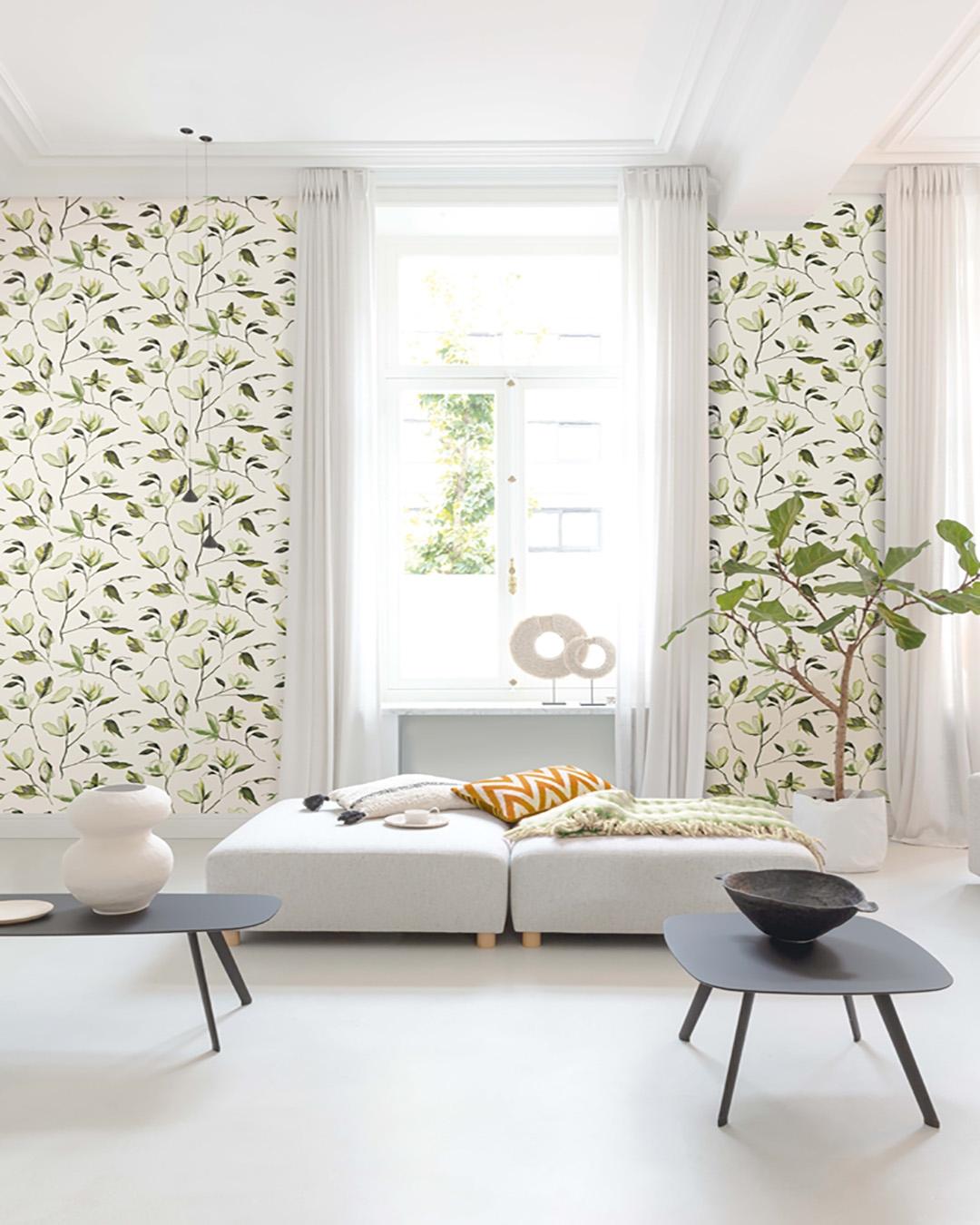 Blooming, grön tapet tapet med botaniskt mönster i grön. Från kollektionen Aquila. Nonwoven-material med förskjuten passning.