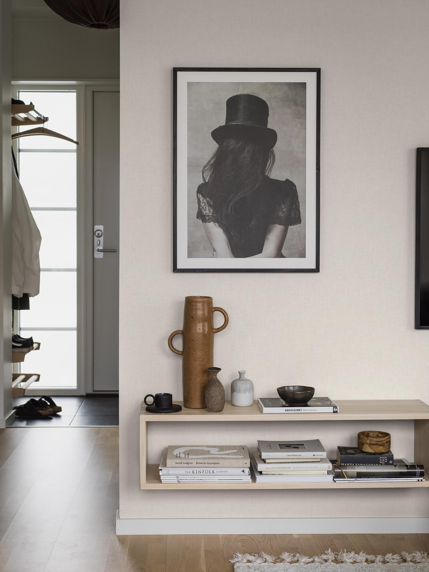 Vega 38710, tapet tapet enfärgad i cream. Från kollektionen Borosan Bas. Nonwoven-material.