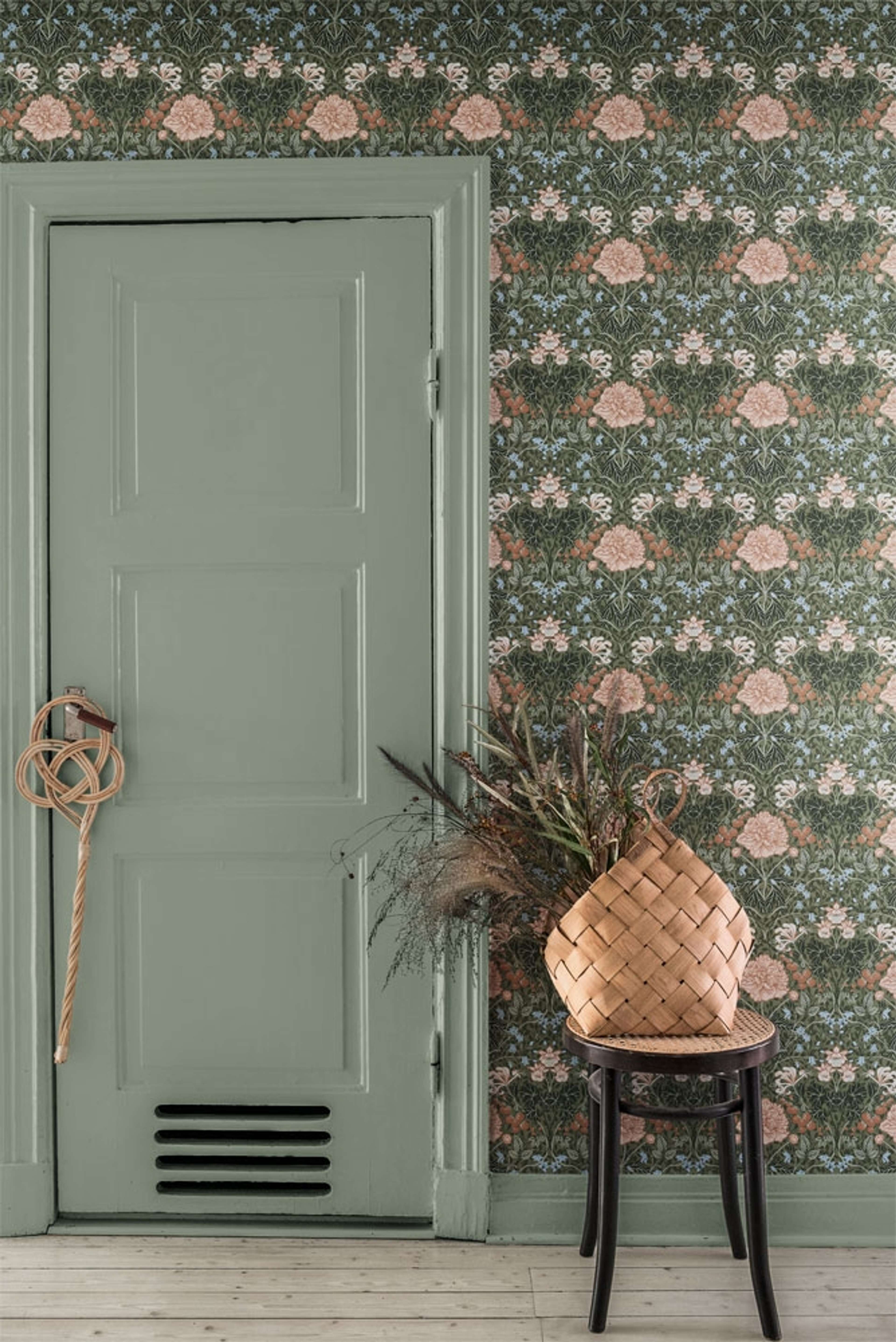 Sarah storblommig, grön tapet från Midbec med blommigt mönster i grön. Från kollektionen Lyckebo. Nonwoven-material med rak passning.​​​​‌﻿‍﻿​‍​‍‌‍﻿﻿‌﻿​‍‌‍‍‌‌‍‌﻿‌‍‍‌‌‍﻿‍​‍​‍​﻿‍‍​‍​‍‌﻿​﻿‌‍​‌‌‍﻿‍‌‍‍‌‌﻿‌​‌﻿‍‌​‍﻿‍‌‍‍‌‌‍﻿﻿​‍​‍​‍﻿​​‍​‍‌‍‍​‌﻿​‍‌‍‌‌‌‍‌‍​‍​‍​﻿‍‍​‍​‍‌‍‍​‌﻿‌​‌﻿‌​‌﻿​​‌﻿​﻿​﻿‍‍​‍﻿﻿​‍﻿﻿‌﻿‌﻿‌﻿‌﻿‌﻿‌﻿​‍﻿‍‌‍​﻿‌‍﻿﻿‌‍﻿​‌‍﻿﻿‌﻿​‍‌‍​‌‌‍﻿‌‌‍​‌​‍﻿‍‌﻿​﻿‌‍‌‌​‍﻿﻿‌﻿​﻿‌﻿‌​‌﻿‌‌‌‍‌​‌‍‍‌‌‍﻿﻿​‍﻿﻿‌‍‍‌‌‍﻿‍‌﻿‌​‌‍‌‌‌‍﻿‍‌﻿‌​​‍﻿﻿‌‍‌‌‌‍‌​‌‍‍‌‌﻿‌​​‍﻿﻿‌‍﻿‌‌‍﻿﻿‌‍‌​‌‍‌‌​﻿﻿‌‌﻿​​‌﻿​‍‌‍‌‌‌﻿​﻿‌‍‌‌‌‍﻿‍‌﻿‌​‌‍​‌‌﻿‌​‌‍‍‌‌‍﻿﻿‌‍﻿‍​﻿‍﻿‌‍‍‌‌‍‌​​﻿﻿‌‌‍‍‌‌‍﻿‌‌‍​‌‌‍‌﻿‌‍‌‌​‍﻿‌‌‍​﻿‌‍​‍‌‍​‍​﻿‌​​﻿​‍‌‍‌‍‌‍​﻿​﻿‌​​﻿‍​‌‍‌‍‌‍‌‌‌‍​‌‌‍​﻿​﻿‌‌​﻿‌​‌‍‌‍​﻿​﻿​﻿​‌‌‍‌‌​﻿‌﻿‌‍​‍‌‍​‌​﻿​‍​﻿‌‍‌‍​‍​﻿​​‌‍‌‍​﻿​‌​﻿‌‍‌‍‌‌​﻿‌﻿‌‍​﻿​﻿​‌​﻿​​​﻿​‌​﻿‌​​﻿​﻿‌‍‌‌​﻿‌​​﻿​​​‍﻿‌​﻿‌‍​﻿‌‍​﻿‍​‌﻿‍​​﻿​‌​﻿​​​﻿​​​﻿​​​‍﻿‌‌‍‍‍‌﻿​​‌‍‌﻿​﻿‍﻿‌﻿‌​‌﻿‍‌‌﻿​​‌‍‌‌​﻿﻿‌‌﻿​﻿‌‍​‌‌‍﻿‍‌‍‍‌‌﻿‌​‌﻿‍‌​‍﻿‍‌‍‍‌‌‍﻿‌‌‍​‌‌‍‌﻿‌‍‌‌‌​​‌‌﻿​﻿‌﻿​﻿‌‍‌‌‌﻿‌​​﻿‍﻿‌﻿​​‌‍​‌‌﻿‌​‌‍‍​​﻿﻿‌‌‍​‌‌‍﻿​‌﻿‌​‌‌‌​‌‍‌‌‌﻿‍​‌﻿‌​​﻿﻿﻿‌‍​‍‌‍​‌‌﻿​﻿‌‍‌‌‌‌‌‌‌﻿​‍‌‍﻿​​﻿﻿‌‌‍‍​‌﻿‌​‌﻿‌​‌﻿​​‌﻿​﻿​‍‌‌​﻿​﻿‌​​‌​‍‌‌​﻿​‍‌​‌‍​‍‌‌​﻿​‍‌​‌‍‌﻿‌﻿‌﻿‌﻿‌﻿‌﻿​‍﻿‍‌‍​﻿‌‍﻿﻿‌‍﻿​‌‍﻿﻿‌﻿​‍‌‍​‌‌‍﻿‌‌‍​‌​‍﻿‍‌﻿​﻿‌‍‌‌​‍‌‌​﻿​‍‌​‌‍‌﻿​﻿‌﻿‌​‌﻿‌‌‌‍‌​‌‍‍‌‌‍﻿﻿​‍‌‍‌‍‍‌‌‍‌​​﻿﻿‌‌‍‍‌‌‍﻿‌‌‍​‌‌‍‌﻿‌‍‌‌​‍﻿‌‌‍​﻿‌‍​‍‌‍​‍​﻿‌​​﻿​‍‌‍‌‍‌‍​﻿​﻿‌​​﻿‍​‌‍‌‍‌‍‌‌‌‍​‌‌‍​﻿​﻿‌‌​﻿‌​‌‍‌‍​﻿​﻿​﻿​‌‌‍‌‌​﻿‌﻿‌‍​‍‌‍​‌​﻿​‍​﻿‌‍‌‍​‍​﻿​​‌‍‌‍​﻿​‌​﻿‌‍‌‍‌‌​﻿‌﻿‌‍​﻿​﻿​‌​﻿​​​﻿​‌​﻿‌​​﻿​﻿‌‍‌‌​﻿‌​​﻿​​​‍﻿‌​﻿‌‍​﻿‌‍​﻿‍​‌﻿‍​​﻿​‌​﻿​​​﻿​​​﻿​​​‍﻿‌‌‍‍‍‌﻿​​‌‍‌﻿​‍‌‍‌﻿‌​‌﻿‍‌‌﻿​​‌‍‌‌​﻿﻿‌‌﻿​﻿‌‍​‌‌‍﻿‍‌‍‍‌‌﻿‌​‌﻿‍‌​‍﻿‍‌‍‍‌‌‍﻿‌‌‍​‌‌‍‌﻿‌‍‌‌‌​​‌‌﻿​﻿‌﻿​﻿‌‍‌‌‌﻿‌​​‍‌‍‌﻿​​‌‍​‌‌﻿‌​‌‍‍​​﻿﻿‌‌‍​‌‌‍﻿​‌﻿‌​‌‌‌​‌‍‌‌‌﻿‍​‌﻿‌​​‍‌‍‌﻿​​‌‍‌‌‌﻿​‍‌﻿​﻿‌﻿​​‌‍‌‌‌‍​﻿‌﻿‌​‌‍‍‌‌﻿‌‍‌‍‌‌​﻿﻿‌‌﻿​​‌﻿‌‌‌‍​‍‌‍﻿​‌‍‍‌‌﻿​﻿‌‍‍​‌‍‌‌‌‍‌​​‍​‍‌﻿﻿‌