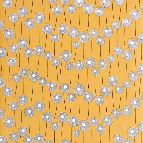 Meadow Goldfield tapet från Midbec med prickigt mönster i gul. Från kollektionen Pioneer. Nonwoven-material med förskjuten passning. Vintage, lek-stil.