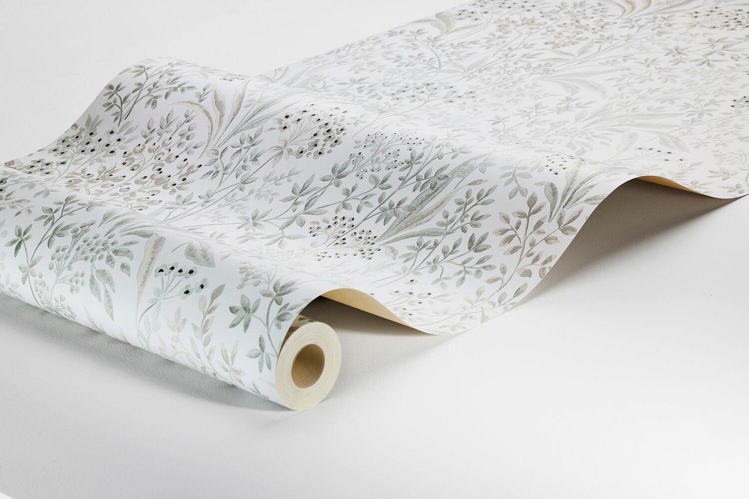 Nocturne slingrande bladverk, ljusgrå tapet med botaniskt mönster i grå. Från kollektionen Vårt Arkiv. Nonwoven-material med rak passning.