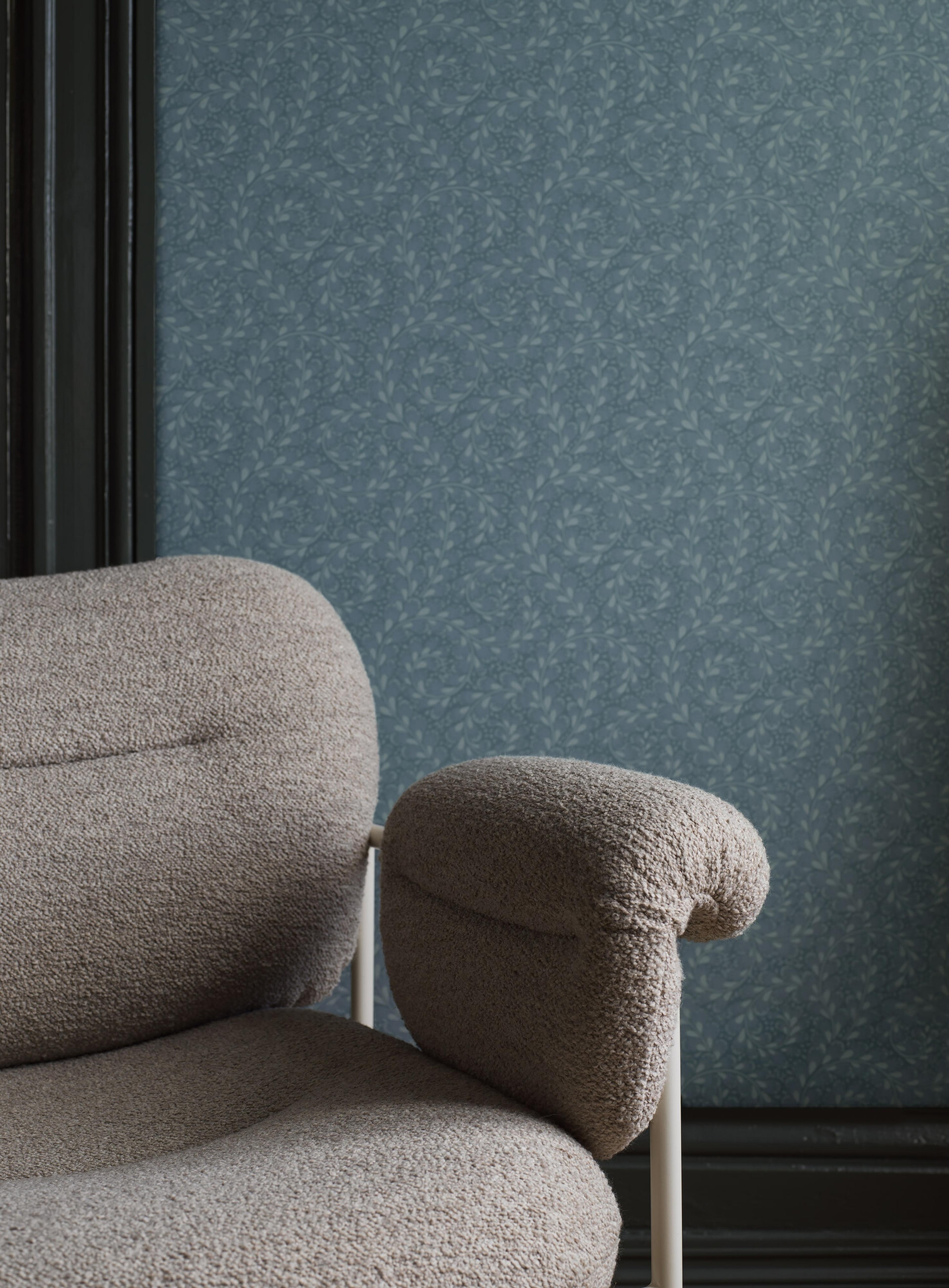 Wild Ferns tapet i blått tapet med botaniskt mönster i blå. Från kollektionen Treasured. Nonwoven-material med rak passning. Passar i kök, hall och arbetsrum.​​​​‌﻿‍﻿​‍​‍‌‍﻿﻿‌﻿​‍‌‍‍‌‌‍‌﻿‌‍‍‌‌‍﻿‍​‍​‍​﻿‍‍​‍​‍‌﻿​﻿‌‍​‌‌‍﻿‍‌‍‍‌‌﻿‌​‌﻿‍‌​‍﻿‍‌‍‍‌‌‍﻿﻿​‍​‍​‍﻿​​‍​‍‌‍‍​‌﻿​‍‌‍‌‌‌‍‌‍​‍​‍​﻿‍‍​‍​‍‌‍‍​‌﻿‌​‌﻿‌​‌﻿​​‌﻿​﻿​﻿‍‍​‍﻿﻿​‍﻿﻿‌﻿‌﻿‌﻿‌﻿‌﻿‌﻿​‍﻿‍‌‍​﻿‌‍﻿﻿‌‍﻿​‌‍﻿﻿‌﻿​‍‌‍​‌‌‍﻿‌‌‍​‌​‍﻿‍‌﻿​﻿‌‍‌‌​‍﻿﻿‌﻿​﻿‌﻿‌​‌﻿‌‌‌‍‌​‌‍‍‌‌‍﻿﻿​‍﻿﻿‌‍‍‌‌‍﻿‍‌﻿‌​‌‍‌‌‌‍﻿‍‌﻿‌​​‍﻿﻿‌‍‌‌‌‍‌​‌‍‍‌‌﻿‌​​‍﻿﻿‌‍﻿‌‌‍﻿﻿‌‍‌​‌‍‌‌​﻿﻿‌‌﻿​​‌﻿​‍‌‍‌‌‌﻿​﻿‌‍‌‌‌‍﻿‍‌﻿‌​‌‍​‌‌﻿‌​‌‍‍‌‌‍﻿﻿‌‍﻿‍​﻿‍﻿‌‍‍‌‌‍‌​​﻿﻿‌‌‍‍‌‌‍﻿‌‌‍​‌‌‍‌﻿‌‍‌‌​‍﻿‌‌‍‌​​﻿​‌‌‍​﻿​﻿​‍‌‍‌​​﻿‍‌​﻿‌​​﻿‍‌​﻿​‍‌‍‌‍‌‍‌‌‌‍‌‍​﻿‌﻿​﻿‌​​﻿‌‍​﻿‍‌‌‍​‍​﻿‌﻿​﻿​​​﻿​‍‌‍​﻿‌‍​‍​﻿‍​​﻿​​​﻿‌‍​﻿​‌​﻿‌﻿​﻿‍‌​﻿​​‌‍​‍‌‍​‌‌‍​‌​﻿‍‌​﻿‍‌​﻿‌‍​﻿​﻿​﻿‌​​﻿​‌‌‍‌​​﻿‍‌​‍﻿‌​﻿​‌​﻿‌​​﻿‌﻿​﻿‌​‌﻿‍​​﻿​‍​﻿​​​﻿​​​﻿​​​‍﻿‌‌‍‍‍‌﻿​​‌‍‌﻿​﻿‍﻿‌﻿‌​‌﻿‍‌‌﻿​​‌‍‌‌​﻿﻿‌‌﻿​﻿‌‍​‌‌‍﻿‍‌‍‍‌‌﻿‌​‌﻿‍‌​‍﻿‍‌‍‍‌‌‍﻿‌‌‍​‌‌‍‌﻿‌‍‌‌‌​​‌‌﻿​﻿‌﻿​﻿‌‍‌‌‌﻿‌​​﻿‍﻿‌﻿​​‌‍​‌‌﻿‌​‌‍‍​​﻿﻿‌‌‍​‌‌‍﻿​‌﻿‌​‌‌‌​‌‍‌‌‌﻿‍​‌﻿‌​​﻿﻿﻿‌‍​‍‌‍​‌‌﻿​﻿‌‍‌‌‌‌‌‌‌﻿​‍‌‍﻿​​﻿﻿‌‌‍‍​‌﻿‌​‌﻿‌​‌﻿​​‌﻿​﻿​‍‌‌​﻿​﻿‌​​‌​‍‌‌​﻿​‍‌​‌‍​‍‌‌​﻿​‍‌​‌‍‌﻿‌﻿‌﻿‌﻿‌﻿‌﻿​‍﻿‍‌‍​﻿‌‍﻿﻿‌‍﻿​‌‍﻿﻿‌﻿​‍‌‍​‌‌‍﻿‌‌‍​‌​‍﻿‍‌﻿​﻿‌‍‌‌​‍‌‌​﻿​‍‌​‌‍‌﻿​﻿‌﻿‌​‌﻿‌‌‌‍‌​‌‍‍‌‌‍﻿﻿​‍‌‍‌‍‍‌‌‍‌​​﻿﻿‌‌‍‍‌‌‍﻿‌‌‍​‌‌‍‌﻿‌‍‌‌​‍﻿‌‌‍‌​​﻿​‌‌‍​﻿​﻿​‍‌‍‌​​﻿‍‌​﻿‌​​﻿‍‌​﻿​‍‌‍‌‍‌‍‌‌‌‍‌‍​﻿‌﻿​﻿‌​​﻿‌‍​﻿‍‌‌‍​‍​﻿‌﻿​﻿​​​﻿​‍‌‍​﻿‌‍​‍​﻿‍​​﻿​​​﻿‌‍​﻿​‌​﻿‌﻿​﻿‍‌​﻿​​‌‍​‍‌‍​‌‌‍​‌​﻿‍‌​﻿‍‌​﻿‌‍​﻿​﻿​﻿‌​​﻿​‌‌‍‌​​﻿‍‌​‍﻿‌​﻿​‌​﻿‌​​﻿‌﻿​﻿‌​‌﻿‍​​﻿​‍​﻿​​​﻿​​​﻿​​​‍﻿‌‌‍‍‍‌﻿​​‌‍‌﻿​‍‌‍‌﻿‌​‌﻿‍‌‌﻿​​‌‍‌‌​﻿﻿‌‌﻿​﻿‌‍​‌‌‍﻿‍‌‍‍‌‌﻿‌​‌﻿‍‌​‍﻿‍‌‍‍‌‌‍﻿‌‌‍​‌‌‍‌﻿‌‍‌‌‌​​‌‌﻿​﻿‌﻿​﻿‌‍‌‌‌﻿‌​​‍‌‍‌﻿​​‌‍​‌‌﻿‌​‌‍‍​​﻿﻿‌‌‍​‌‌‍﻿​‌﻿‌​‌‌‌​‌‍‌‌‌﻿‍​‌﻿‌​​‍‌‍‌﻿​​‌‍‌‌‌﻿​‍‌﻿​﻿‌﻿​​‌‍‌‌‌‍​﻿‌﻿‌​‌‍‍‌‌﻿‌‍‌‍‌‌​﻿﻿‌‌﻿​​‌﻿‌‌‌‍​‍‌‍﻿​‌‍‍‌‌﻿​﻿‌‍‍​‌‍‌‌‌‍‌​​‍​‍‌﻿﻿‌