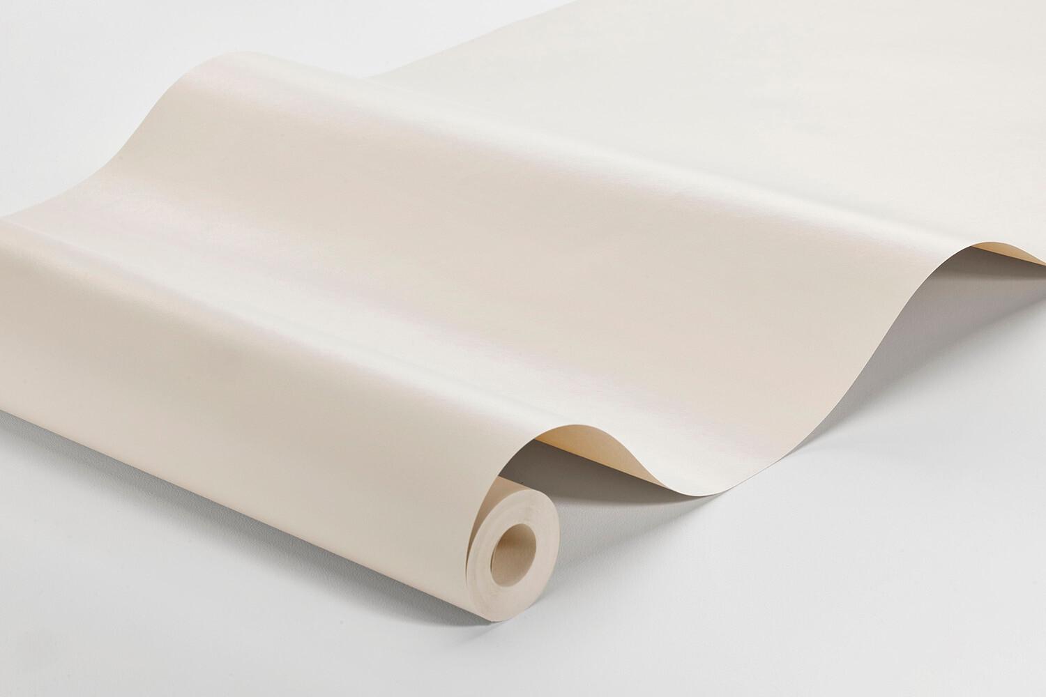 Light Clay tapet enfärgad i beige. Från kollektionen Pigment. Nonwoven-material.