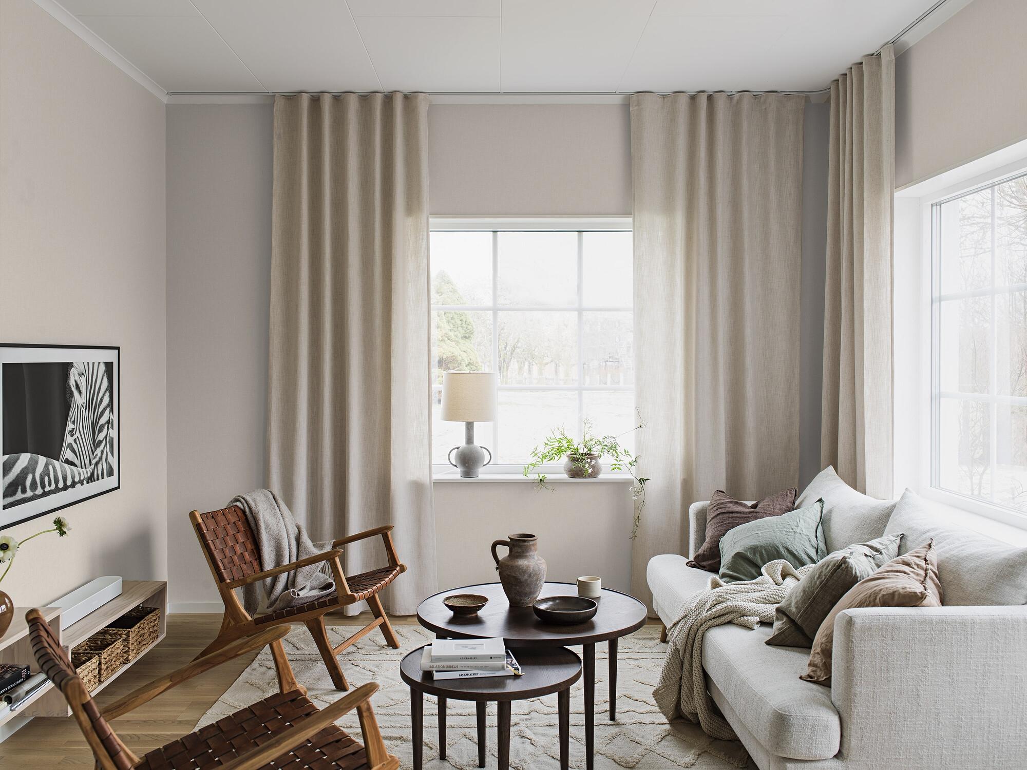 Vega 38711, tapet tapet enfärgad i cream. Från kollektionen Borosan Bas. Nonwoven-material.