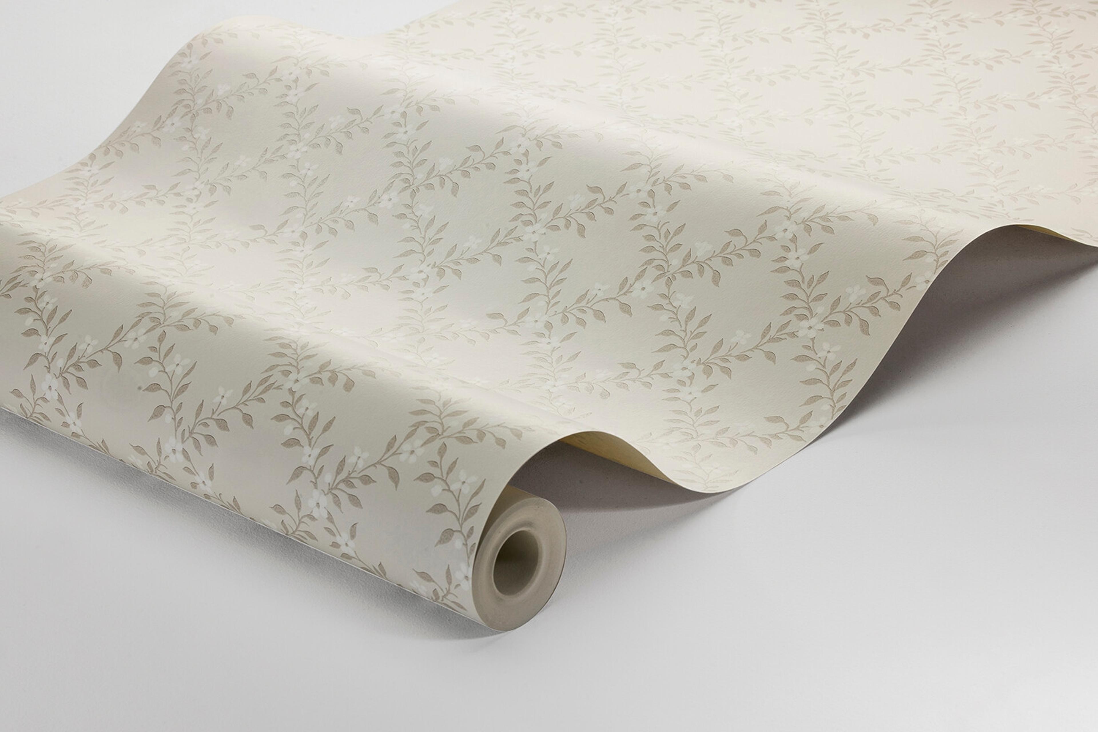 Sommarslöja tapet med trellis mönster i grå och beige. Från kollektionen timeless traditions. Nonwoven-material med rak passning.​​​​‌﻿‍﻿​‍​‍‌‍﻿﻿‌﻿​‍‌‍‍‌‌‍‌﻿‌‍‍‌‌‍﻿‍​‍​‍​﻿‍‍​‍​‍‌﻿​﻿‌‍​‌‌‍﻿‍‌‍‍‌‌﻿‌​‌﻿‍‌​‍﻿‍‌‍‍‌‌‍﻿﻿​‍​‍​‍﻿​​‍​‍‌‍‍​‌﻿​‍‌‍‌‌‌‍‌‍​‍​‍​﻿‍‍​‍​‍‌‍‍​‌﻿‌​‌﻿‌​‌﻿​​‌﻿​﻿​﻿‍‍​‍﻿﻿​‍﻿﻿‌﻿‌﻿‌﻿‌﻿‌﻿‌﻿​‍﻿‍‌‍​﻿‌‍﻿﻿‌‍﻿​‌‍﻿﻿‌﻿​‍‌‍​‌‌‍﻿‌‌‍​‌​‍﻿‍‌﻿​﻿‌‍‌‌​‍﻿﻿‌﻿​﻿‌﻿‌​‌﻿‌‌‌‍‌​‌‍‍‌‌‍﻿﻿​‍﻿﻿‌‍‍‌‌‍﻿‍‌﻿‌​‌‍‌‌‌‍﻿‍‌﻿‌​​‍﻿﻿‌‍‌‌‌‍‌​‌‍‍‌‌﻿‌​​‍﻿﻿‌‍﻿‌‌‍﻿﻿‌‍‌​‌‍‌‌​﻿﻿‌‌﻿​​‌﻿​‍‌‍‌‌‌﻿​﻿‌‍‌‌‌‍﻿‍‌﻿‌​‌‍​‌‌﻿‌​‌‍‍‌‌‍﻿﻿‌‍﻿‍​﻿‍﻿‌‍‍‌‌‍‌​​﻿﻿‌‌‍‍‌‌‍﻿‌‌‍​‌‌‍‌﻿‌‍‌‌​‍﻿‌‌‍‌​​﻿‍‌​﻿​‌​﻿​‌​﻿​​​﻿‌﻿​﻿‌‌​﻿‍​​﻿‍​‌‍​‌​﻿​‌‌‍‌‌​﻿‌﻿​﻿‍​​﻿​‍​﻿‌‍​﻿‍‌​﻿​‍​﻿‌‍​﻿‌‌​﻿‍‌‌‍​﻿​﻿​‍​﻿‌﻿‌‍​﻿​﻿‌‌​﻿‍​​﻿‌‌‌‍‌​​﻿​‍​﻿​​​﻿‌​​﻿​﻿‌‍​‍​﻿‍​​﻿‍‌‌‍​‍​﻿​‍‌‍‌‍​﻿​‍​‍﻿‌​﻿​‌​﻿‌‌​﻿​​​﻿​​‌﻿‍​​﻿​‌​﻿​​​﻿​​​﻿​​​‍﻿‌‌‍‍‍‌﻿​​‌‍‌﻿​﻿‍﻿‌﻿‌​‌﻿‍‌‌﻿​​‌‍‌‌​﻿﻿‌‌﻿​﻿‌‍​‌‌‍﻿‍‌‍‍‌‌﻿‌​‌﻿‍‌​‍﻿‍‌‍‍‌‌‍﻿‌‌‍​‌‌‍‌﻿‌‍‌‌‌​​‌‌﻿​﻿‌﻿​﻿‌‍‌‌‌﻿‌​​﻿‍﻿‌﻿​​‌‍​‌‌﻿‌​‌‍‍​​﻿﻿‌‌‍​‌‌‍﻿​‌﻿‌​‌‌‌​‌‍‌‌‌﻿‍​‌﻿‌​​﻿﻿﻿‌‍​‍‌‍​‌‌﻿​﻿‌‍‌‌‌‌‌‌‌﻿​‍‌‍﻿​​﻿﻿‌‌‍‍​‌﻿‌​‌﻿‌​‌﻿​​‌﻿​﻿​‍‌‌​﻿​﻿‌​​‌​‍‌‌​﻿​‍‌​‌‍​‍‌‌​﻿​‍‌​‌‍‌﻿‌﻿‌﻿‌﻿‌﻿‌﻿​‍﻿‍‌‍​﻿‌‍﻿﻿‌‍﻿​‌‍﻿﻿‌﻿​‍‌‍​‌‌‍﻿‌‌‍​‌​‍﻿‍‌﻿​﻿‌‍‌‌​‍‌‌​﻿​‍‌​‌‍‌﻿​﻿‌﻿‌​‌﻿‌‌‌‍‌​‌‍‍‌‌‍﻿﻿​‍‌‍‌‍‍‌‌‍‌​​﻿﻿‌‌‍‍‌‌‍﻿‌‌‍​‌‌‍‌﻿‌‍‌‌​‍﻿‌‌‍‌​​﻿‍‌​﻿​‌​﻿​‌​﻿​​​﻿‌﻿​﻿‌‌​﻿‍​​﻿‍​‌‍​‌​﻿​‌‌‍‌‌​﻿‌﻿​﻿‍​​﻿​‍​﻿‌‍​﻿‍‌​﻿​‍​﻿‌‍​﻿‌‌​﻿‍‌‌‍​﻿​﻿​‍​﻿‌﻿‌‍​﻿​﻿‌‌​﻿‍​​﻿‌‌‌‍‌​​﻿​‍​﻿​​​﻿‌​​﻿​﻿‌‍​‍​﻿‍​​﻿‍‌‌‍​‍​﻿​‍‌‍‌‍​﻿​‍​‍﻿‌​﻿​‌​﻿‌‌​﻿​​​﻿​​‌﻿‍​​﻿​‌​﻿​​​﻿​​​﻿​​​‍﻿‌‌‍‍‍‌﻿​​‌‍‌﻿​‍‌‍‌﻿‌​‌﻿‍‌‌﻿​​‌‍‌‌​﻿﻿‌‌﻿​﻿‌‍​‌‌‍﻿‍‌‍‍‌‌﻿‌​‌﻿‍‌​‍﻿‍‌‍‍‌‌‍﻿‌‌‍​‌‌‍‌﻿‌‍‌‌‌​​‌‌﻿​﻿‌﻿​﻿‌‍‌‌‌﻿‌​​‍‌‍‌﻿​​‌‍​‌‌﻿‌​‌‍‍​​﻿﻿‌‌‍​‌‌‍﻿​‌﻿‌​‌‌‌​‌‍‌‌‌﻿‍​‌﻿‌​​‍‌‍‌﻿​​‌‍‌‌‌﻿​‍‌﻿​﻿‌﻿​​‌‍‌‌‌‍​﻿‌﻿‌​‌‍‍‌‌﻿‌‍‌‍‌‌​﻿﻿‌‌﻿​​‌﻿‌‌‌‍​‍‌‍﻿​‌‍‍‌‌﻿​﻿‌‍‍​‌‍‌‌‌‍‌​​‍​‍‌﻿﻿‌