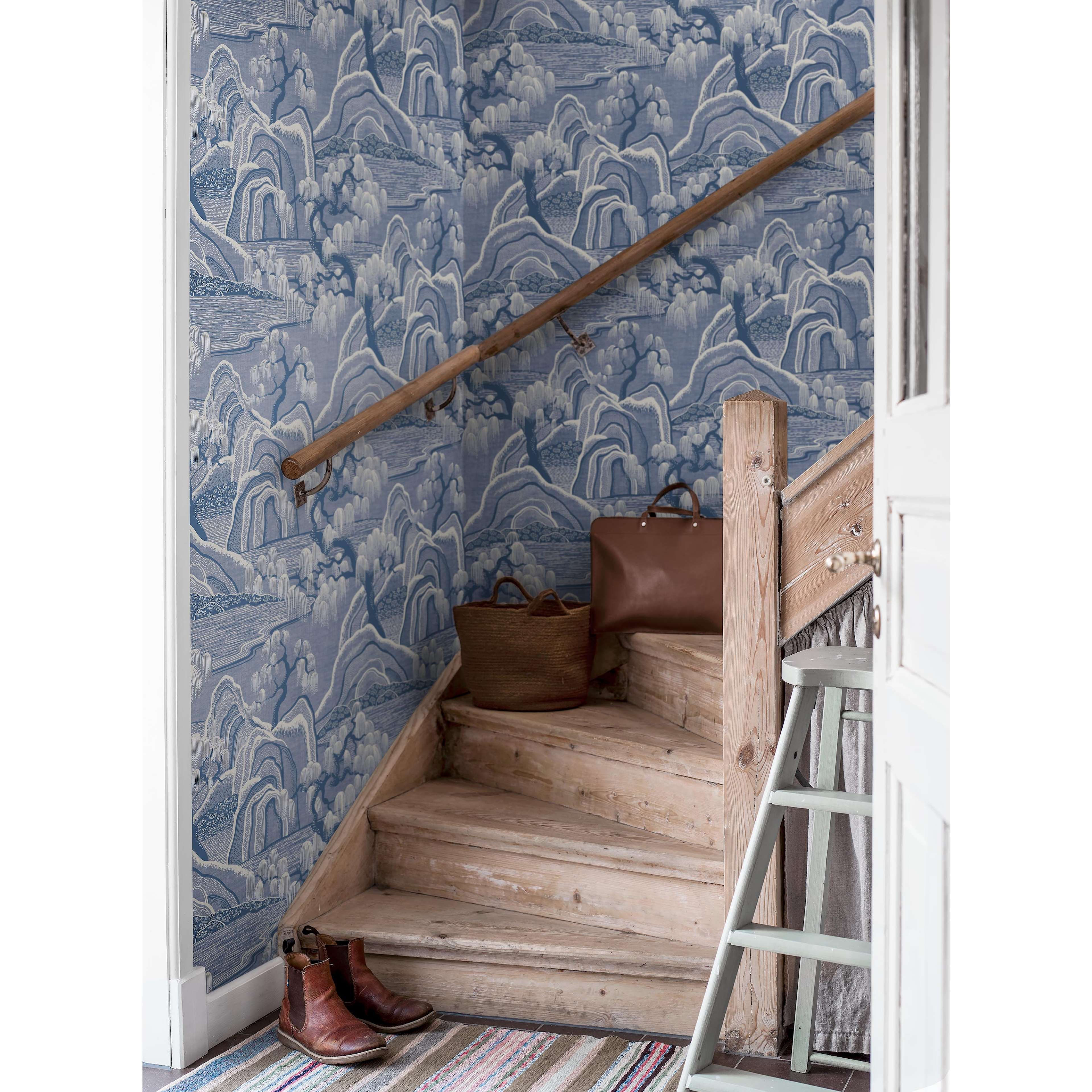 Indigo Garden, tapet tapet med naturochlandskap mönster i vit och blå. Från kollektionen Blue & White. Nonwoven-material med förskjuten passning. Passar i hall.​​​​‌﻿‍﻿​‍​‍‌‍﻿﻿‌﻿​‍‌‍‍‌‌‍‌﻿‌‍‍‌‌‍﻿‍​‍​‍​﻿‍‍​‍​‍‌﻿​﻿‌‍​‌‌‍﻿‍‌‍‍‌‌﻿‌​‌﻿‍‌​‍﻿‍‌‍‍‌‌‍﻿﻿​‍​‍​‍﻿​​‍​‍‌‍‍​‌﻿​‍‌‍‌‌‌‍‌‍​‍​‍​﻿‍‍​‍​‍‌‍‍​‌﻿‌​‌﻿‌​‌﻿​​‌﻿​﻿​﻿‍‍​‍﻿﻿​‍﻿﻿‌﻿‌﻿‌﻿‌﻿‌﻿‌﻿​‍﻿‍‌‍​﻿‌‍﻿﻿‌‍﻿​‌‍﻿﻿‌﻿​‍‌‍​‌‌‍﻿‌‌‍​‌​‍﻿‍‌﻿​﻿‌‍‌‌​‍﻿﻿‌﻿​﻿‌﻿‌​‌﻿‌‌‌‍‌​‌‍‍‌‌‍﻿﻿​‍﻿﻿‌‍‍‌‌‍﻿‍‌﻿‌​‌‍‌‌‌‍﻿‍‌﻿‌​​‍﻿﻿‌‍‌‌‌‍‌​‌‍‍‌‌﻿‌​​‍﻿﻿‌‍﻿‌‌‍﻿﻿‌‍‌​‌‍‌‌​﻿﻿‌‌﻿​​‌﻿​‍‌‍‌‌‌﻿​﻿‌‍‌‌‌‍﻿‍‌﻿‌​‌‍​‌‌﻿‌​‌‍‍‌‌‍﻿﻿‌‍﻿‍​﻿‍﻿‌‍‍‌‌‍‌​​﻿﻿‌‌‍‍‌‌‍﻿‌‌‍​‌‌‍‌﻿‌‍‌‌​‍﻿‌‌‍‌​‌‍‌‌​﻿​﻿​﻿‍‌​﻿‌​​﻿​‌​﻿‍​​﻿​‌‌‍​‌​﻿​​‌‍​﻿​﻿​‍​﻿‌‍​﻿‌​​﻿​﻿​﻿‌​‌‍‌‌​﻿​‍​﻿‌‍‌‍‌​‌‍‌‍​﻿‌‍‌‍​﻿​﻿​‌‌‍‌‌‌‍‌‌‌‍​‍​﻿‍​‌‍‌‌‌‍‌​​﻿‌‍​﻿‌‍​﻿‌‍‌‍​‌‌‍‌​‌‍​‌‌‍​﻿​﻿‍‌‌‍‌‌​﻿‌‌​‍﻿‌​﻿​﻿​﻿​‍​﻿​​​﻿​​‌﻿‍​​﻿​﻿​﻿​‍​﻿​​​﻿​​​‍﻿‌‌‍‍‍‌﻿​​‌‍‌﻿​﻿‍﻿‌﻿‌​‌﻿‍‌‌﻿​​‌‍‌‌​﻿﻿‌‌﻿​﻿‌‍​‌‌‍﻿‍‌‍‍‌‌﻿‌​‌﻿‍‌​‍﻿‍‌‍‍‌‌‍﻿‌‌‍​‌‌‍‌﻿‌‍‌‌‌​​‌‌﻿​﻿‌﻿​﻿‌‍‌‌‌﻿‌​​﻿‍﻿‌﻿​​‌‍​‌‌﻿‌​‌‍‍​​﻿﻿‌‌‍​‌‌‍﻿​‌﻿‌​‌‌‌​‌‍‌‌‌﻿‍​‌﻿‌​​﻿﻿﻿‌‍​‍‌‍​‌‌﻿​﻿‌‍‌‌‌‌‌‌‌﻿​‍‌‍﻿​​﻿﻿‌‌‍‍​‌﻿‌​‌﻿‌​‌﻿​​‌﻿​﻿​‍‌‌​﻿​﻿‌​​‌​‍‌‌​﻿​‍‌​‌‍​‍‌‌​﻿​‍‌​‌‍‌﻿‌﻿‌﻿‌﻿‌﻿‌﻿​‍﻿‍‌‍​﻿‌‍﻿﻿‌‍﻿​‌‍﻿﻿‌﻿​‍‌‍​‌‌‍﻿‌‌‍​‌​‍﻿‍‌﻿​﻿‌‍‌‌​‍‌‌​﻿​‍‌​‌‍‌﻿​﻿‌﻿‌​‌﻿‌‌‌‍‌​‌‍‍‌‌‍﻿﻿​‍‌‍‌‍‍‌‌‍‌​​﻿﻿‌‌‍‍‌‌‍﻿‌‌‍​‌‌‍‌﻿‌‍‌‌​‍﻿‌‌‍‌​‌‍‌‌​﻿​﻿​﻿‍‌​﻿‌​​﻿​‌​﻿‍​​﻿​‌‌‍​‌​﻿​​‌‍​﻿​﻿​‍​﻿‌‍​﻿‌​​﻿​﻿​﻿‌​‌‍‌‌​﻿​‍​﻿‌‍‌‍‌​‌‍‌‍​﻿‌‍‌‍​﻿​﻿​‌‌‍‌‌‌‍‌‌‌‍​‍​﻿‍​‌‍‌‌‌‍‌​​﻿‌‍​﻿‌‍​﻿‌‍‌‍​‌‌‍‌​‌‍​‌‌‍​﻿​﻿‍‌‌‍‌‌​﻿‌‌​‍﻿‌​﻿​﻿​﻿​‍​﻿​​​﻿​​‌﻿‍​​﻿​﻿​﻿​‍​﻿​​​﻿​​​‍﻿‌‌‍‍‍‌﻿​​‌‍‌﻿​‍‌‍‌﻿‌​‌﻿‍‌‌﻿​​‌‍‌‌​﻿﻿‌‌﻿​﻿‌‍​‌‌‍﻿‍‌‍‍‌‌﻿‌​‌﻿‍‌​‍﻿‍‌‍‍‌‌‍﻿‌‌‍​‌‌‍‌﻿‌‍‌‌‌​​‌‌﻿​﻿‌﻿​﻿‌‍‌‌‌﻿‌​​‍‌‍‌﻿​​‌‍​‌‌﻿‌​‌‍‍​​﻿﻿‌‌‍​‌‌‍﻿​‌﻿‌​‌‌‌​‌‍‌‌‌﻿‍​‌﻿‌​​‍‌‍‌﻿​​‌‍‌‌‌﻿​‍‌﻿​﻿‌﻿​​‌‍‌‌‌‍​﻿‌﻿‌​‌‍‍‌‌﻿‌‍‌‍‌‌​﻿﻿‌‌﻿​​‌﻿‌‌‌‍​‍‌‍﻿​‌‍‍‌‌﻿​﻿‌‍‍​‌‍‌‌‌‍‌​​‍​‍‌﻿﻿‌