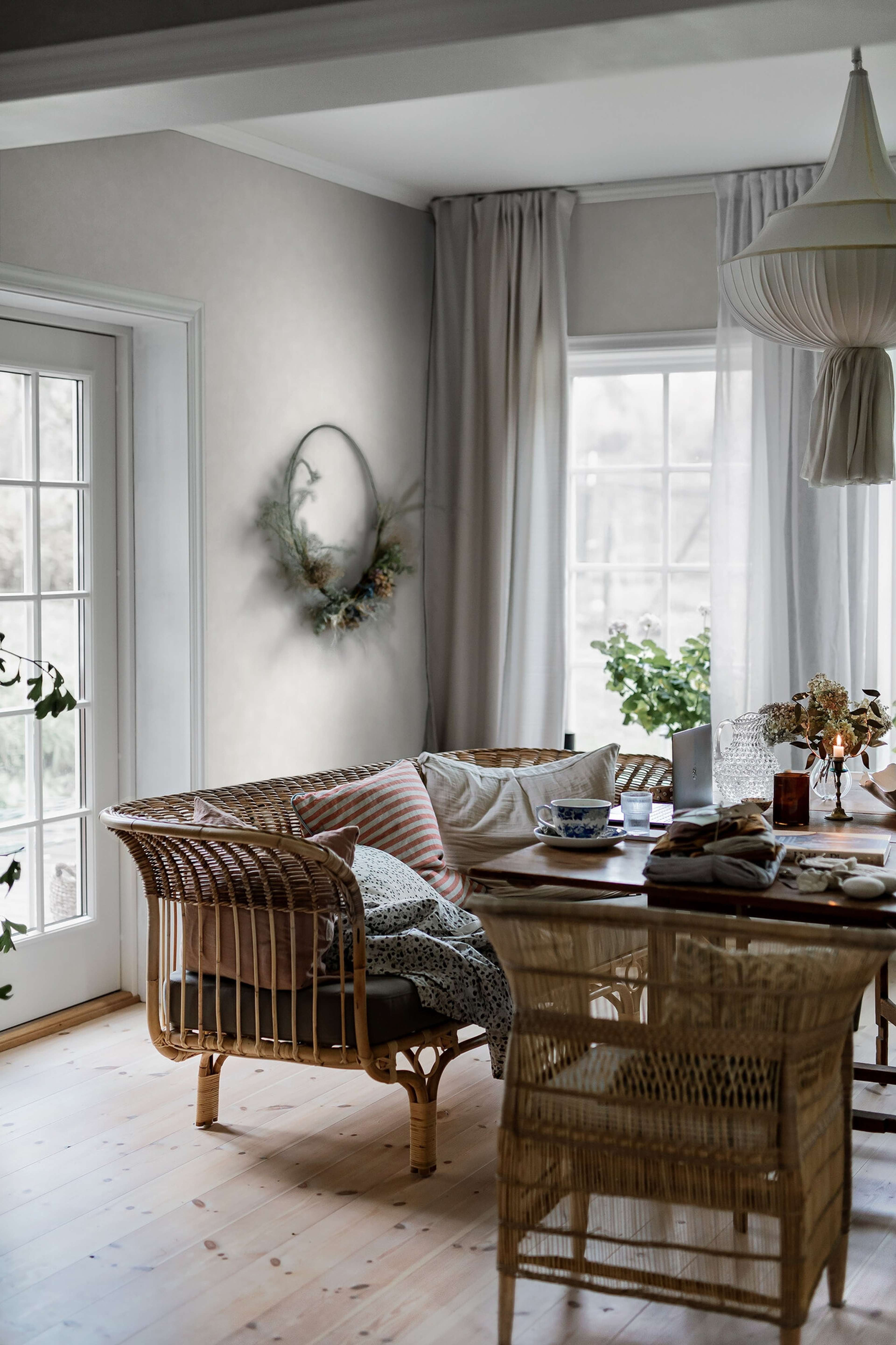 Painter´s Wall vit och grå toner tapet enfärgad i vit. Från kollektionen Chalk, Cottage Garden. Nonwoven-material.​​​​‌﻿‍﻿​‍​‍‌‍﻿﻿‌﻿​‍‌‍‍‌‌‍‌﻿‌‍‍‌‌‍﻿‍​‍​‍​﻿‍‍​‍​‍‌﻿​﻿‌‍​‌‌‍﻿‍‌‍‍‌‌﻿‌​‌﻿‍‌​‍﻿‍‌‍‍‌‌‍﻿﻿​‍​‍​‍﻿​​‍​‍‌‍‍​‌﻿​‍‌‍‌‌‌‍‌‍​‍​‍​﻿‍‍​‍​‍‌‍‍​‌﻿‌​‌﻿‌​‌﻿​​‌﻿​﻿​﻿‍‍​‍﻿﻿​‍﻿﻿‌﻿‌﻿‌﻿‌﻿‌﻿‌﻿​‍﻿‍‌‍​﻿‌‍﻿﻿‌‍﻿​‌‍﻿﻿‌﻿​‍‌‍​‌‌‍﻿‌‌‍​‌​‍﻿‍‌﻿​﻿‌‍‌‌​‍﻿﻿‌﻿​﻿‌﻿‌​‌﻿‌‌‌‍‌​‌‍‍‌‌‍﻿﻿​‍﻿﻿‌‍‍‌‌‍﻿‍‌﻿‌​‌‍‌‌‌‍﻿‍‌﻿‌​​‍﻿﻿‌‍‌‌‌‍‌​‌‍‍‌‌﻿‌​​‍﻿﻿‌‍﻿‌‌‍﻿﻿‌‍‌​‌‍‌‌​﻿﻿‌‌﻿​​‌﻿​‍‌‍‌‌‌﻿​﻿‌‍‌‌‌‍﻿‍‌﻿‌​‌‍​‌‌﻿‌​‌‍‍‌‌‍﻿﻿‌‍﻿‍​﻿‍﻿‌‍‍‌‌‍‌​​﻿﻿‌‌‍‍‌‌‍﻿‌‌‍​‌‌‍‌﻿‌‍‌‌​‍﻿‌‌‍‌‌​﻿​‌​﻿‍‌​﻿​﻿​﻿‌‍‌‍​‌‌‍‌​​﻿‌​‌‍‌‍​﻿​​​﻿​‌​﻿‌​‌‍​‍‌‍​‌​﻿‍‌​﻿​​​﻿​‌​﻿​﻿​﻿‍​​﻿​﻿​﻿‌‍​﻿​‌​﻿‌﻿‌‍​﻿‌‍​‍​﻿‌‍​﻿​‍‌‍​﻿‌‍‌‌​﻿​﻿​﻿‌‌​﻿‍‌‌‍​﻿​﻿​​‌‍‌‍​﻿‌‍​﻿‌​‌‍​﻿‌‍‌‍​﻿‌‌​‍﻿‌​﻿​‌​﻿​﻿​﻿​﻿​﻿​﻿‌﻿‍​​﻿​‍​﻿​​​﻿​​​﻿​​​‍﻿‌‌‍‍‍‌﻿​​‌‍‌﻿​﻿‍﻿‌﻿‌​‌﻿‍‌‌﻿​​‌‍‌‌​﻿﻿‌‌﻿​﻿‌‍​‌‌‍﻿‍‌‍‍‌‌﻿‌​‌﻿‍‌​‍﻿‍‌‍‍‌‌‍﻿‌‌‍​‌‌‍‌﻿‌‍‌‌‌​​‌‌﻿​﻿‌﻿​﻿‌‍‌‌‌﻿‌​​﻿‍﻿‌﻿​​‌‍​‌‌﻿‌​‌‍‍​​﻿﻿‌‌‍​‌‌‍﻿​‌﻿‌​‌‌‌​‌‍‌‌‌﻿‍​‌﻿‌​​﻿﻿﻿‌‍​‍‌‍​‌‌﻿​﻿‌‍‌‌‌‌‌‌‌﻿​‍‌‍﻿​​﻿﻿‌‌‍‍​‌﻿‌​‌﻿‌​‌﻿​​‌﻿​﻿​‍‌‌​﻿​﻿‌​​‌​‍‌‌​﻿​‍‌​‌‍​‍‌‌​﻿​‍‌​‌‍‌﻿‌﻿‌﻿‌﻿‌﻿‌﻿​‍﻿‍‌‍​﻿‌‍﻿﻿‌‍﻿​‌‍﻿﻿‌﻿​‍‌‍​‌‌‍﻿‌‌‍​‌​‍﻿‍‌﻿​﻿‌‍‌‌​‍‌‌​﻿​‍‌​‌‍‌﻿​﻿‌﻿‌​‌﻿‌‌‌‍‌​‌‍‍‌‌‍﻿﻿​‍‌‍‌‍‍‌‌‍‌​​﻿﻿‌‌‍‍‌‌‍﻿‌‌‍​‌‌‍‌﻿‌‍‌‌​‍﻿‌‌‍‌‌​﻿​‌​﻿‍‌​﻿​﻿​﻿‌‍‌‍​‌‌‍‌​​﻿‌​‌‍‌‍​﻿​​​﻿​‌​﻿‌​‌‍​‍‌‍​‌​﻿‍‌​﻿​​​﻿​‌​﻿​﻿​﻿‍​​﻿​﻿​﻿‌‍​﻿​‌​﻿‌﻿‌‍​﻿‌‍​‍​﻿‌‍​﻿​‍‌‍​﻿‌‍‌‌​﻿​﻿​﻿‌‌​﻿‍‌‌‍​﻿​﻿​​‌‍‌‍​﻿‌‍​﻿‌​‌‍​﻿‌‍‌‍​﻿‌‌​‍﻿‌​﻿​‌​﻿​﻿​﻿​﻿​﻿​﻿‌﻿‍​​﻿​‍​﻿​​​﻿​​​﻿​​​‍﻿‌‌‍‍‍‌﻿​​‌‍‌﻿​‍‌‍‌﻿‌​‌﻿‍‌‌﻿​​‌‍‌‌​﻿﻿‌‌﻿​﻿‌‍​‌‌‍﻿‍‌‍‍‌‌﻿‌​‌﻿‍‌​‍﻿‍‌‍‍‌‌‍﻿‌‌‍​‌‌‍‌﻿‌‍‌‌‌​​‌‌﻿​﻿‌﻿​﻿‌‍‌‌‌﻿‌​​‍‌‍‌﻿​​‌‍​‌‌﻿‌​‌‍‍​​﻿﻿‌‌‍​‌‌‍﻿​‌﻿‌​‌‌‌​‌‍‌‌‌﻿‍​‌﻿‌​​‍‌‍‌﻿​​‌‍‌‌‌﻿​‍‌﻿​﻿‌﻿​​‌‍‌‌‌‍​﻿‌﻿‌​‌‍‍‌‌﻿‌‍‌‍‌‌​﻿﻿‌‌﻿​​‌﻿‌‌‌‍​‍‌‍﻿​‌‍‍‌‌﻿​﻿‌‍‍​‌‍‌‌‌‍‌​​‍​‍‌﻿﻿‌