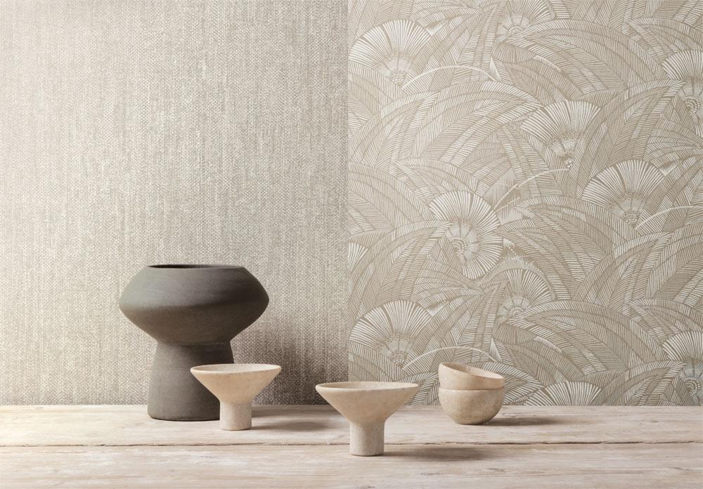 Uba Rock tapet tapet från Midbec med prickigt mönster i beige. Från kollektionen Tribute, Kent. Nonwoven-material. Passar i vardagsrum, matsal och hall.