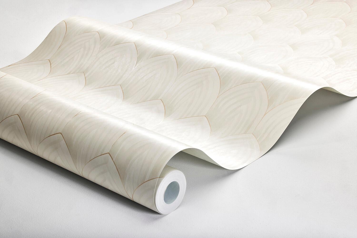 Golden Arches tapet tapet med geometriskt mönster i vit. Från kollektionen Dreamy Escape. Nonwoven-material med rak passning. Passar i vardagsrum och matsal.