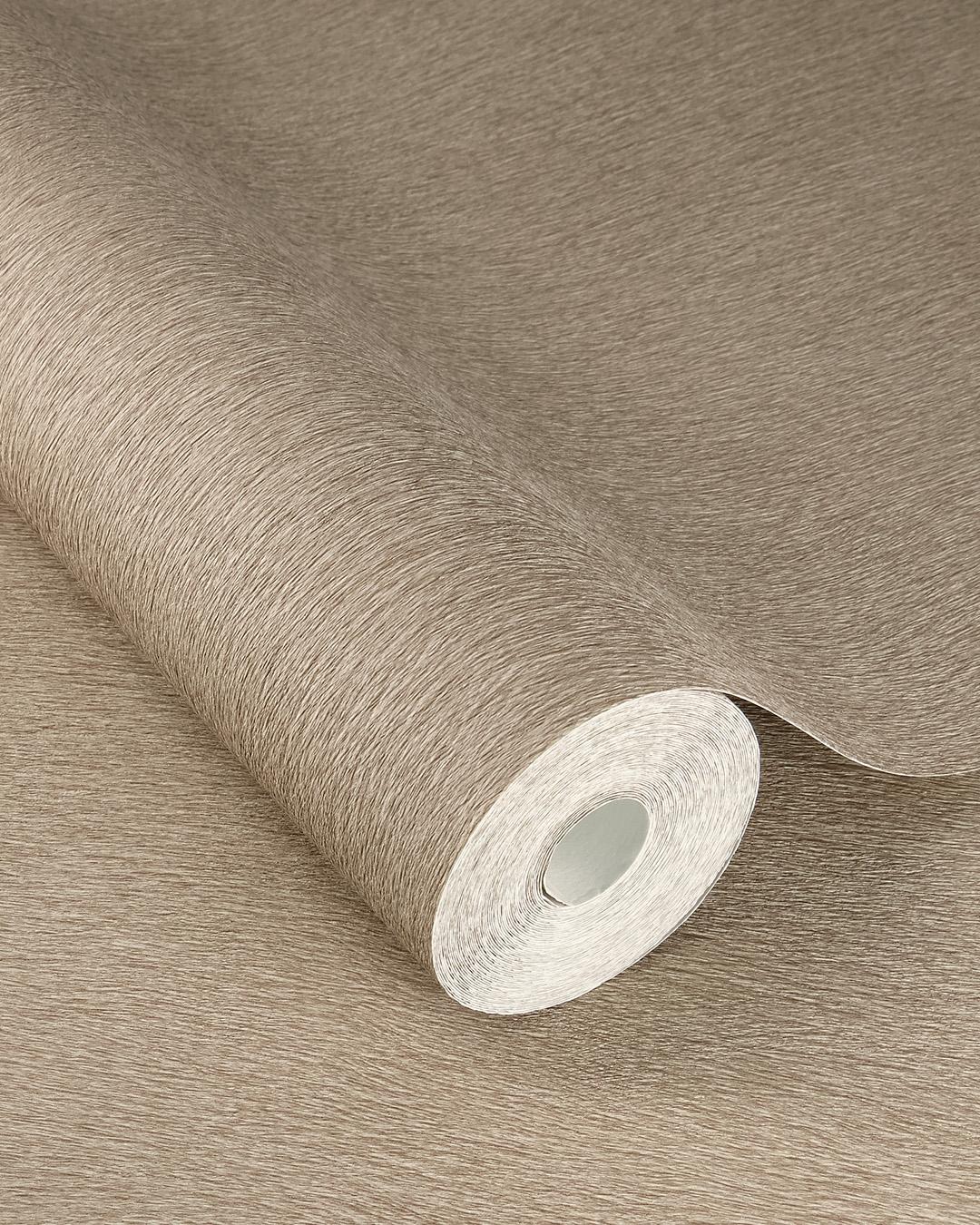 Serengeti 751055 tapet med djur mönster i brun. Från kollektionen Serengeti. Nonwoven-material. Passar i vardagsrum och matsal.