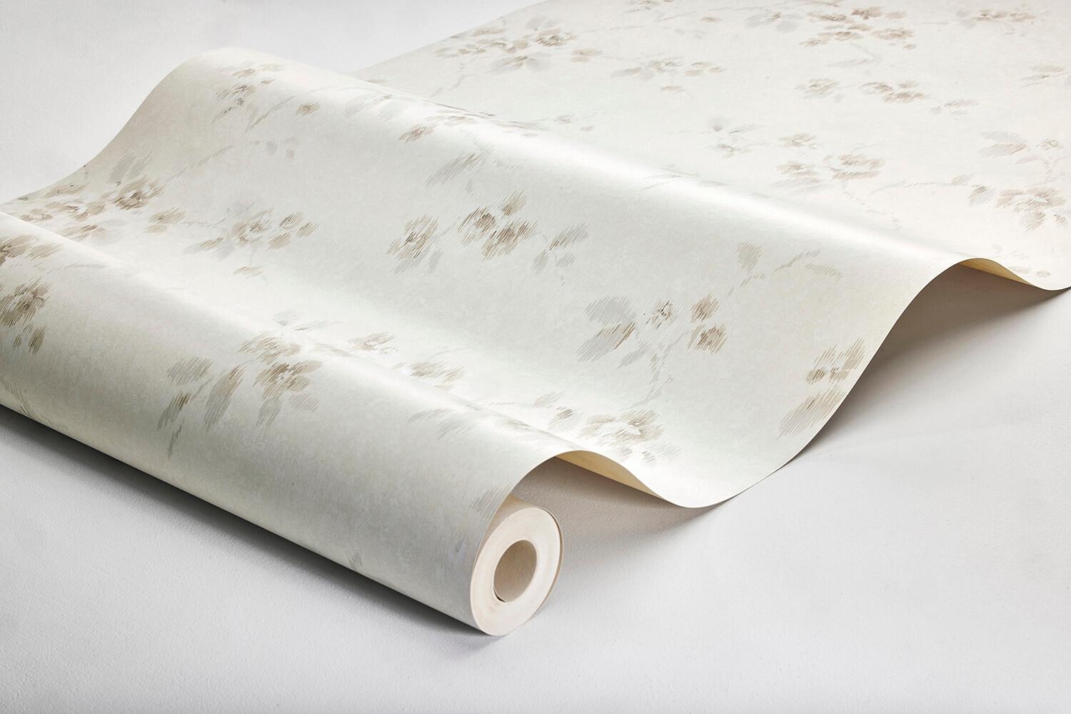 Vintage Rose tapet tapet med blommigt mönster i beige. Från kollektionen Dreamy Escape. Nonwoven-material med förskjuten passning. Passar i vardagsrum och matsal.