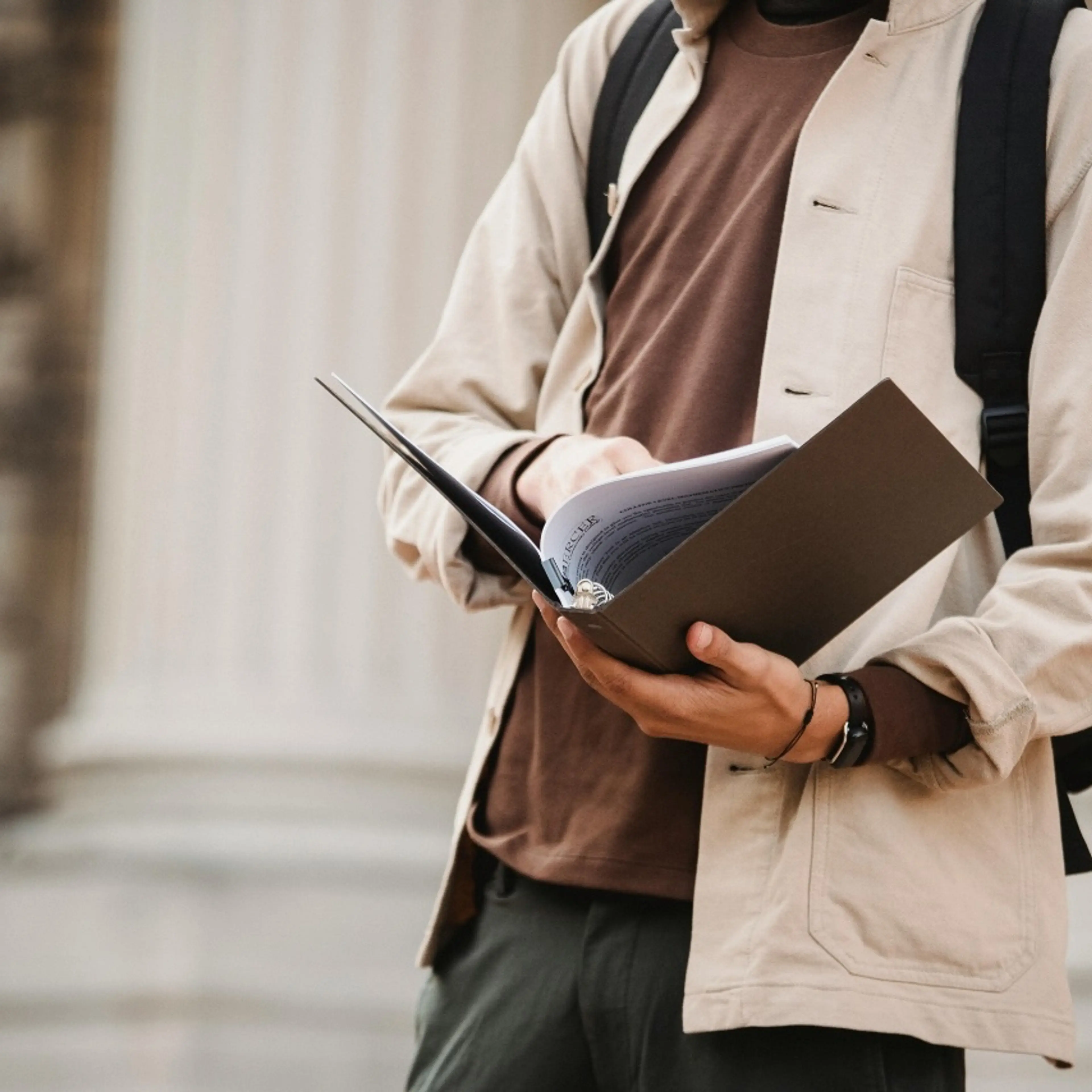 ¿Vale la pena invertir en un seguro escolar para mis hijos?