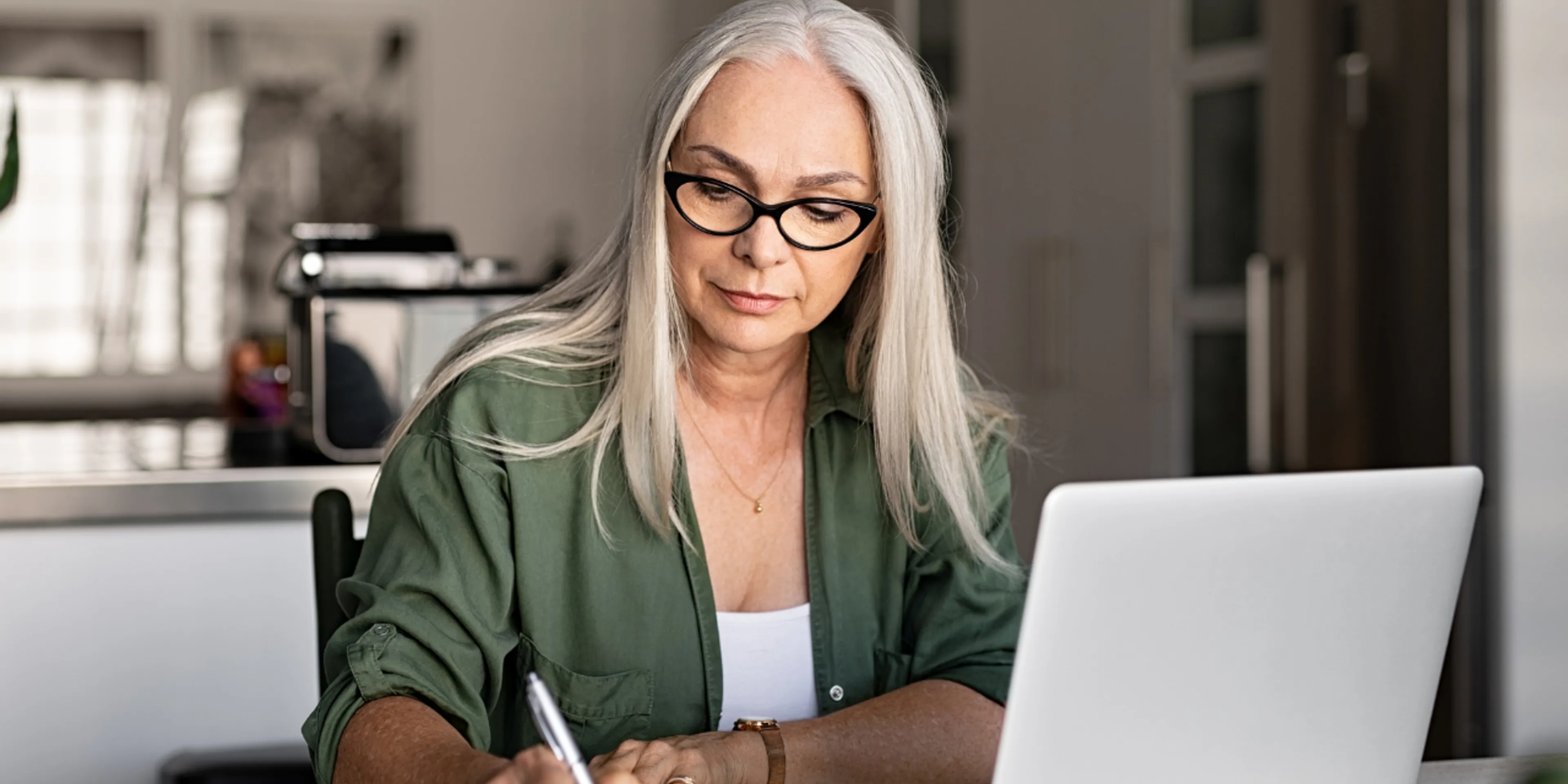 Cómo pueden los emprendedores mayores adaptarse a las nuevas tecnologías