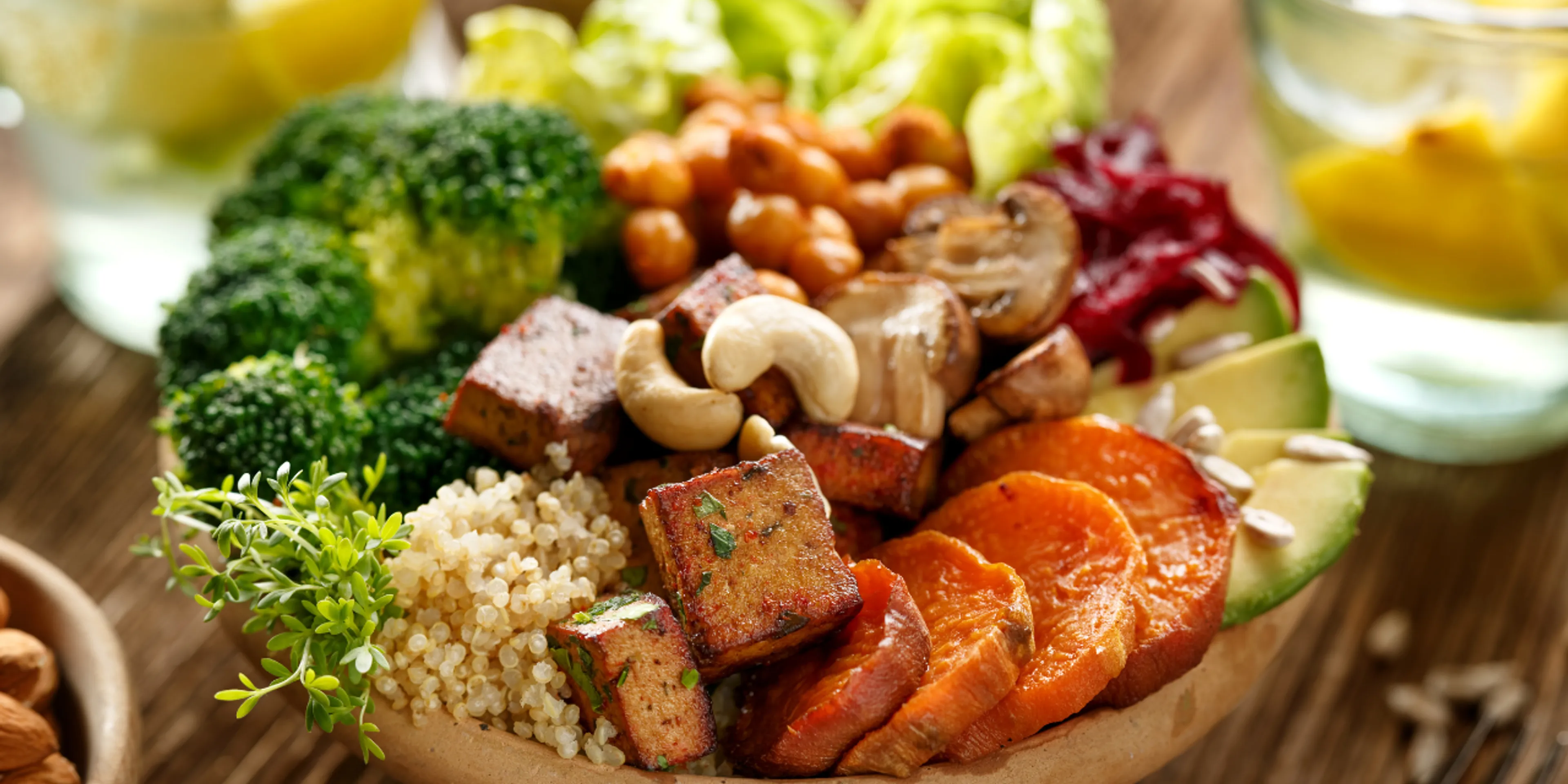 Plato con comida saludable