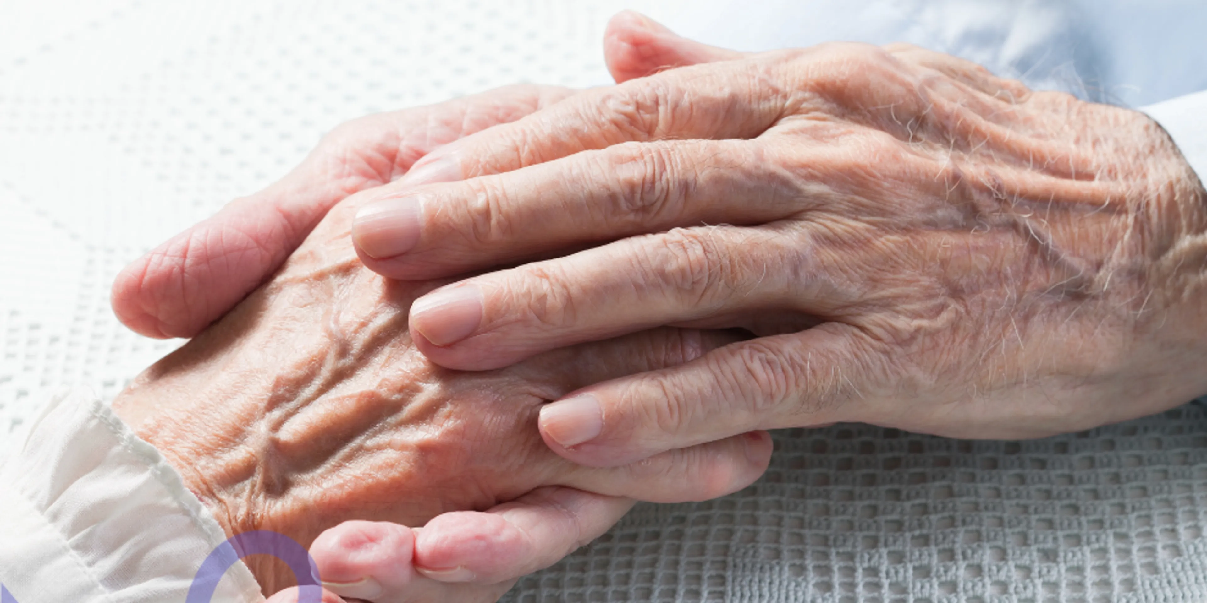 Ancianos enamorados con Alzheimer se escapan del asilo