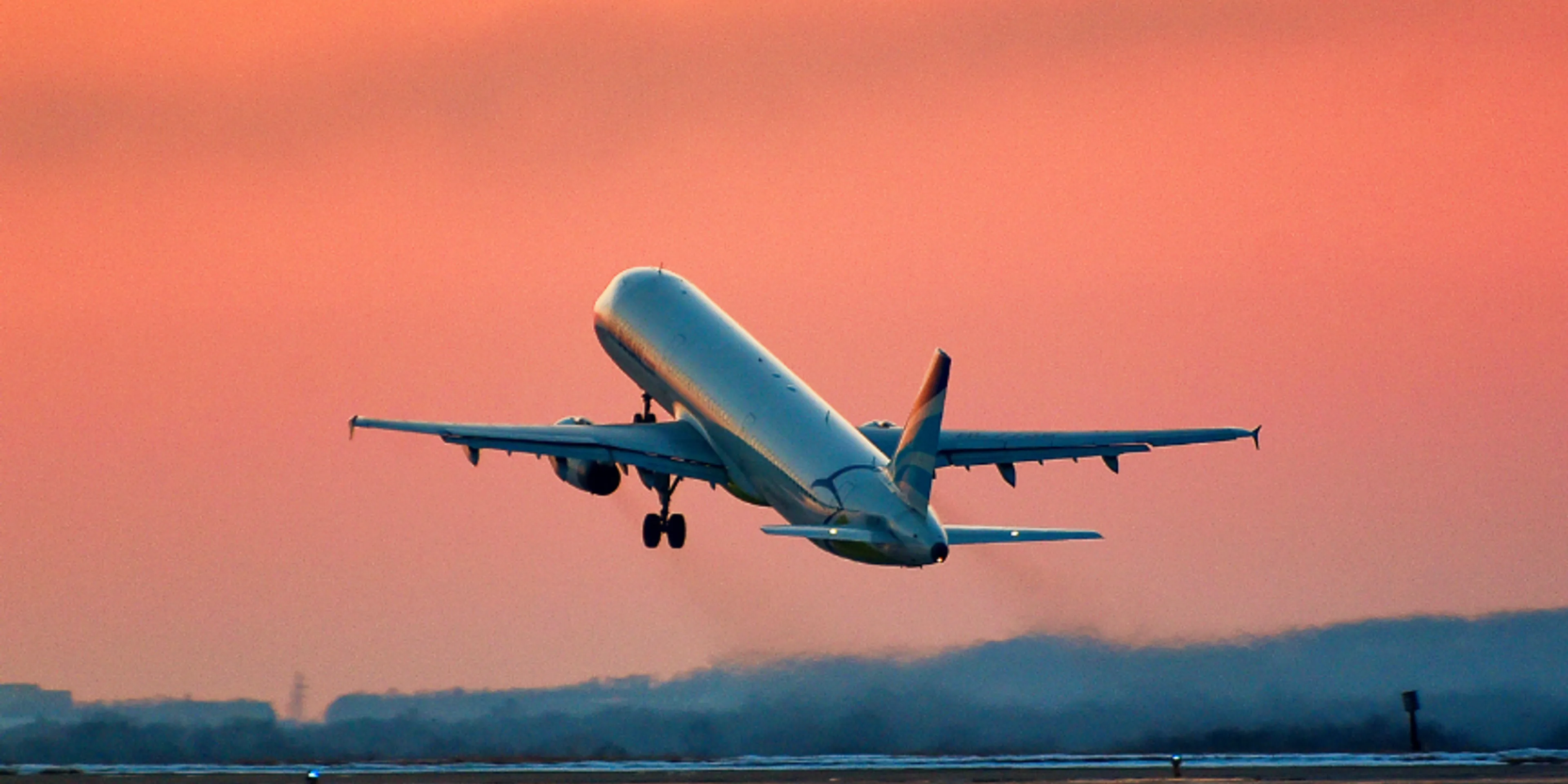 Cómo cuidar a los hijos cuando se van por primera vez solos de vacaciones