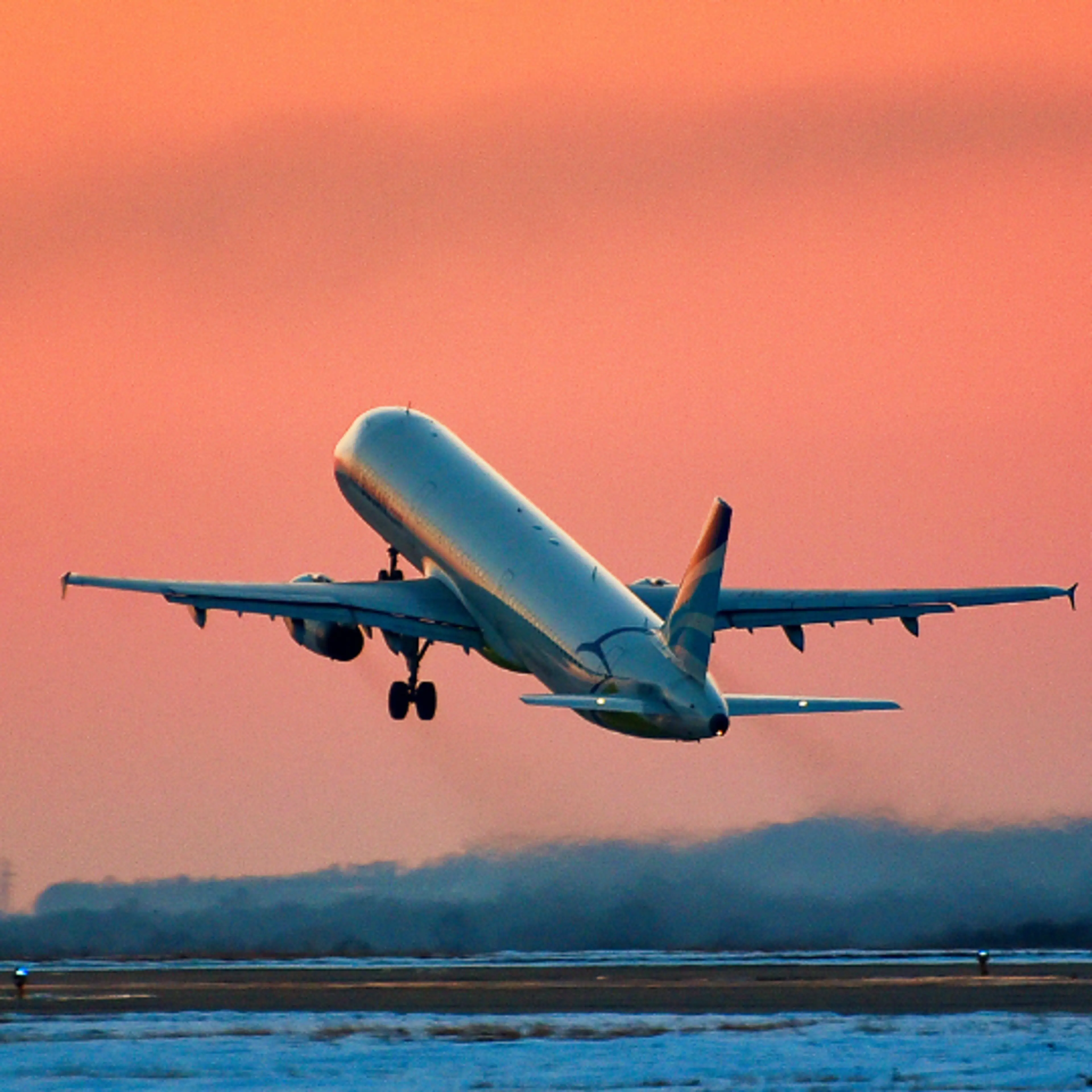 Cómo cuidar a los hijos cuando se van por primera vez solos de vacaciones