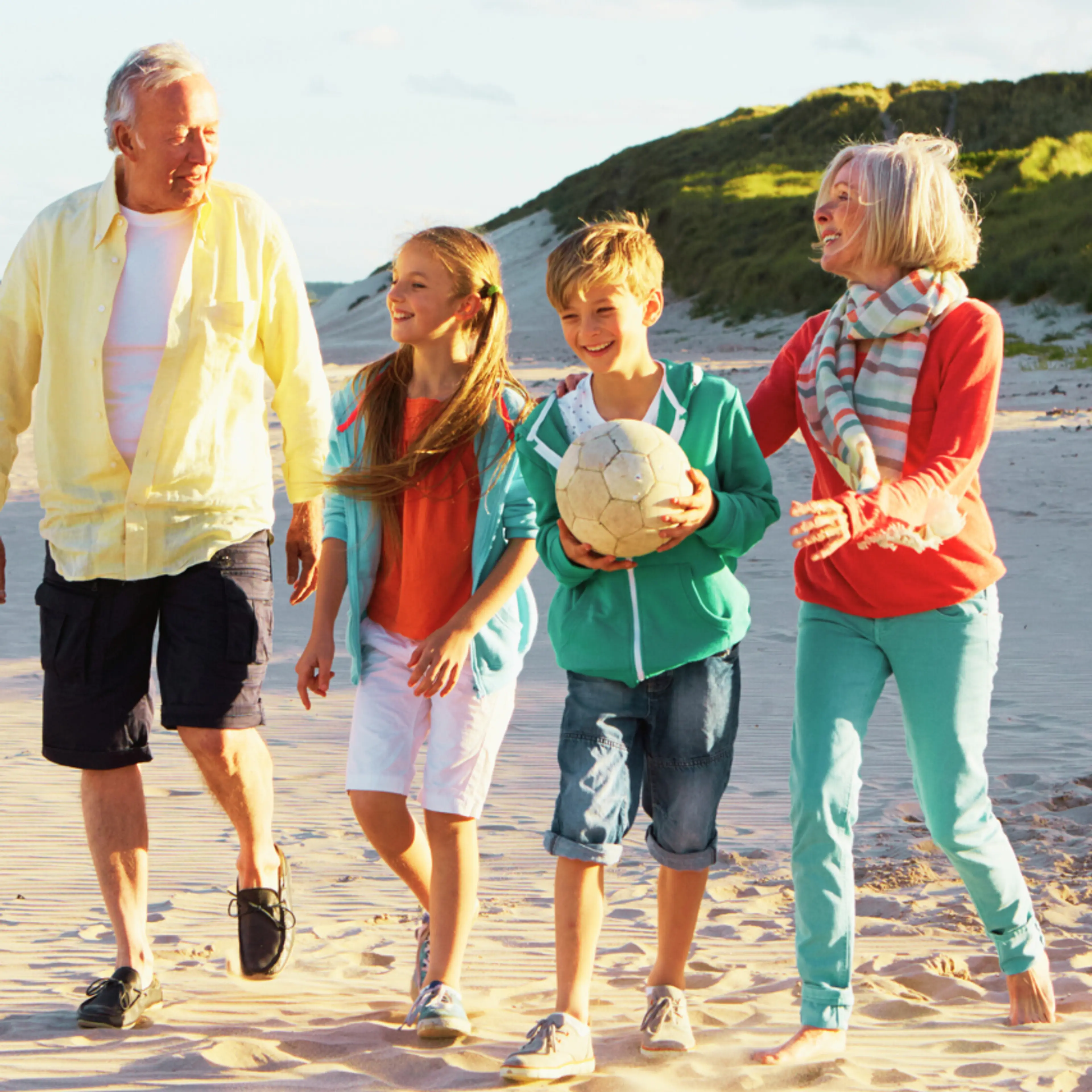 Planificar vacaciones con padres mayores e hijos adolescentes