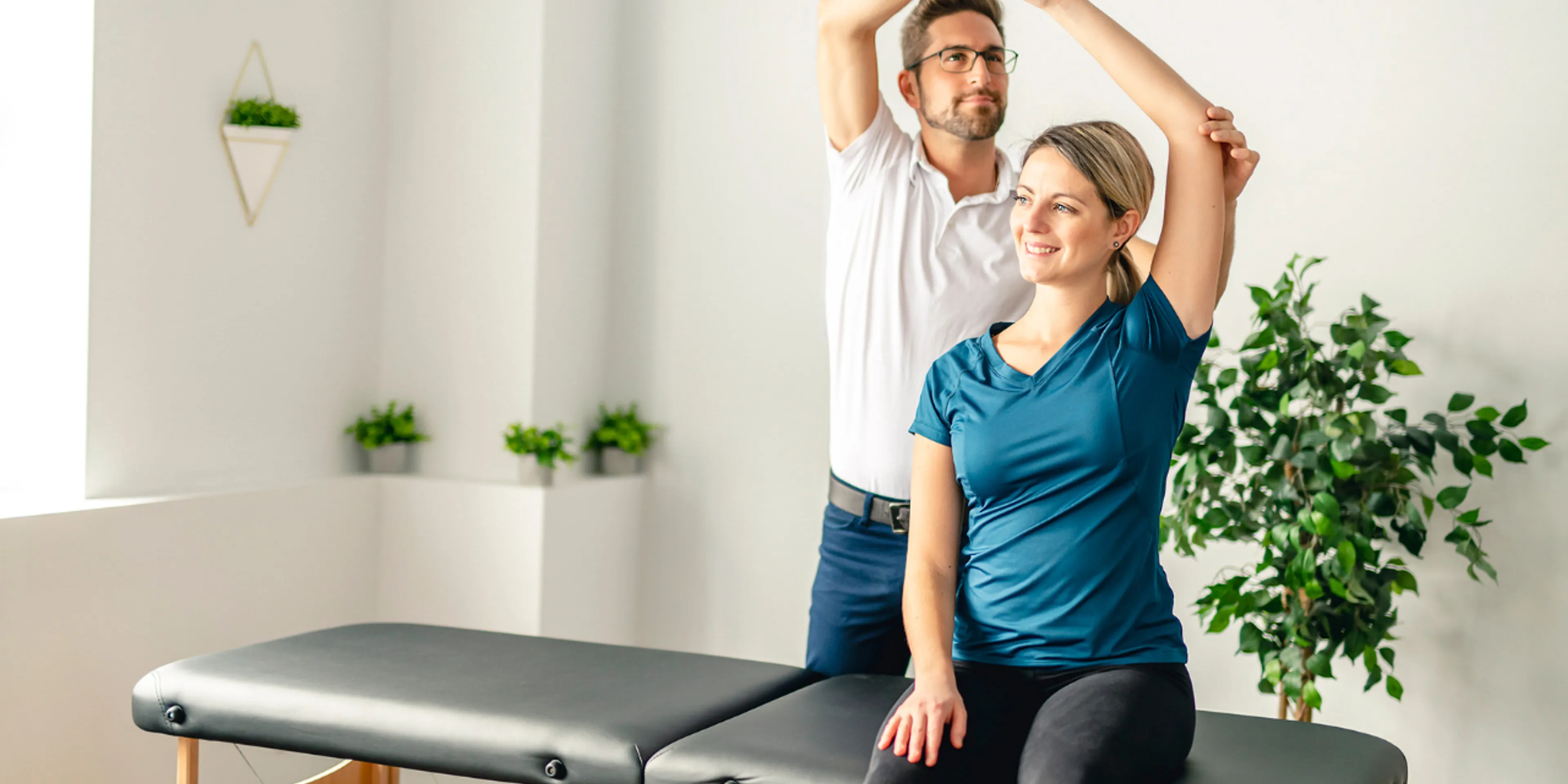 Persona en sesión de fisioterapia