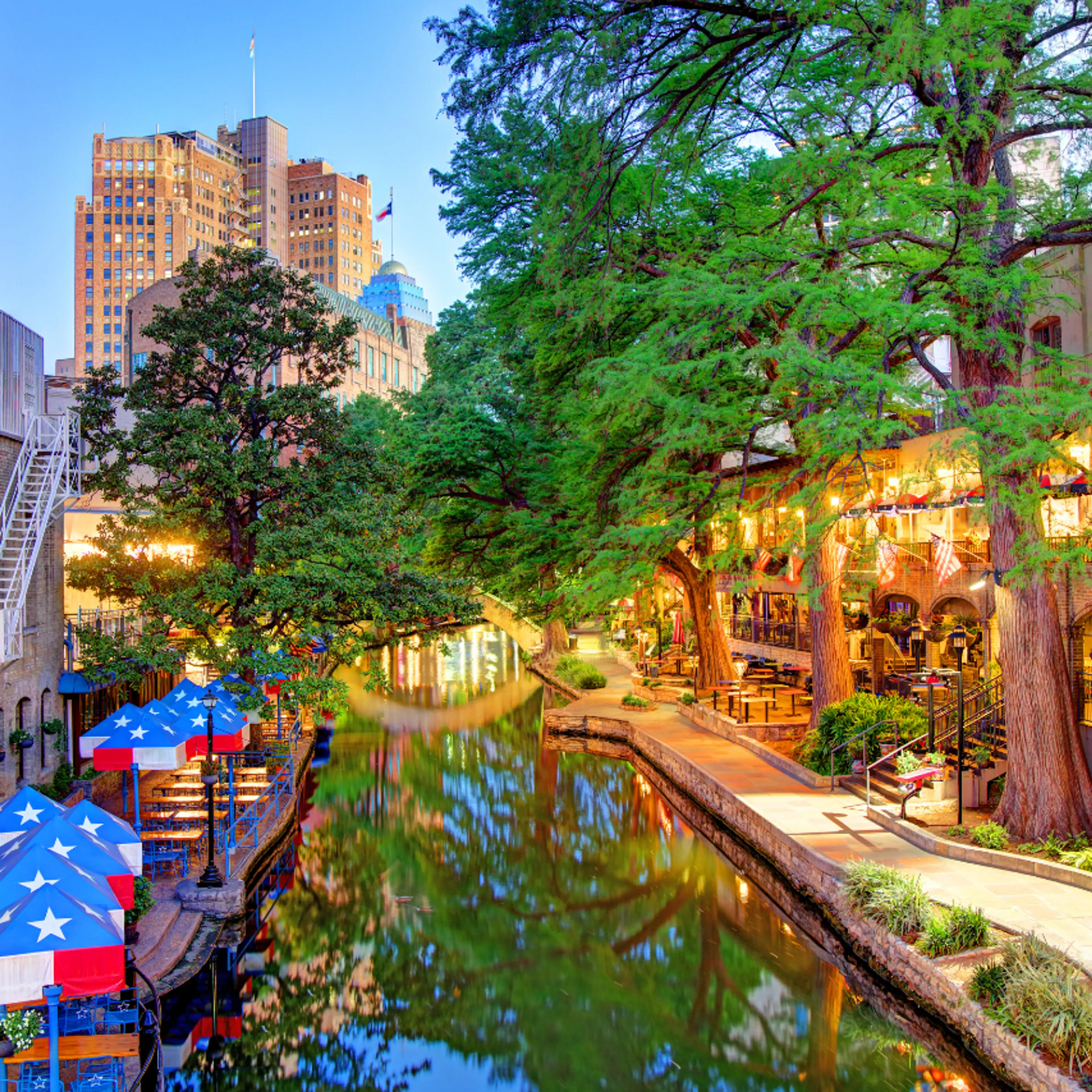 San Antonio River Walk de noche