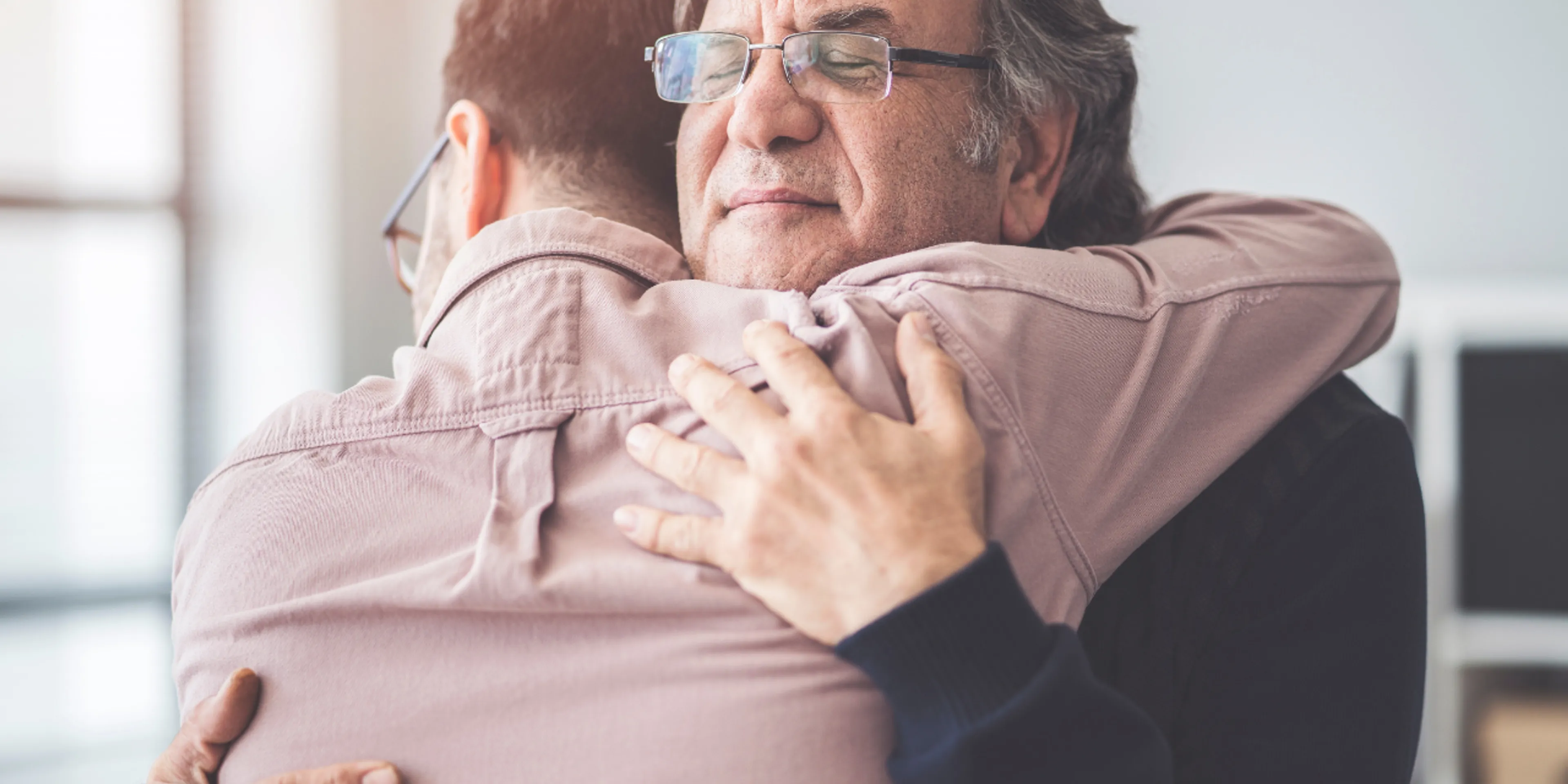 Consejos prácticos si dejarás a un adulto mayor al cuidado de otros en Semana Santa