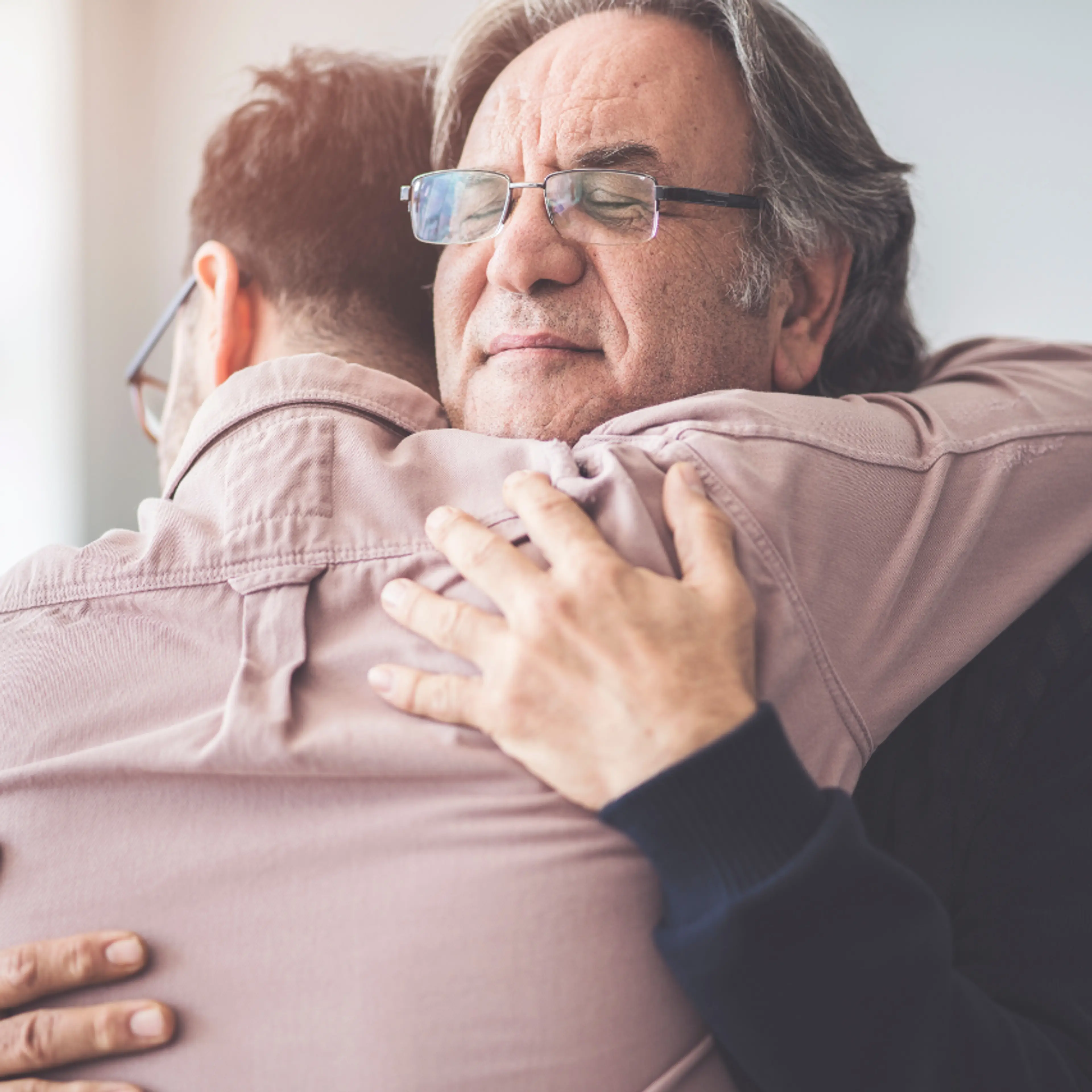 Consejos prácticos si dejarás a un adulto mayor al cuidado de otros en Semana Santa