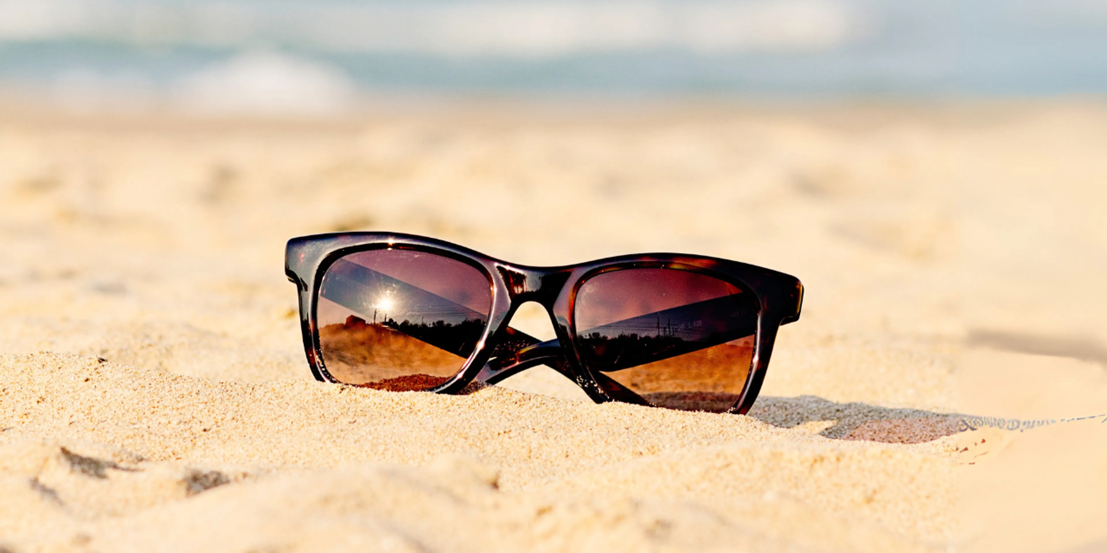 Beneficios de usar lentes de sol en vacaciones