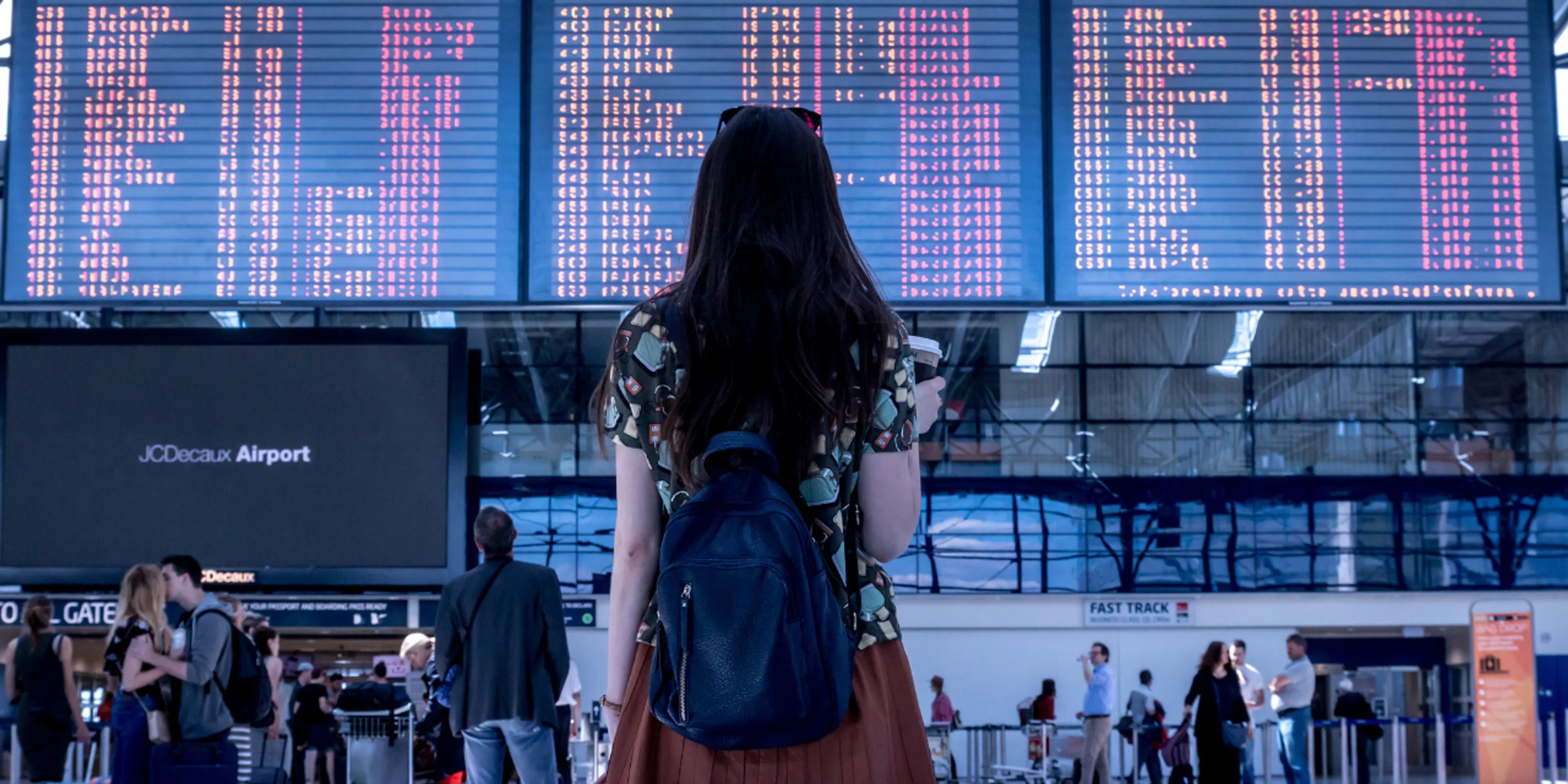 Cómo cuidar a los hijos cuando se van por primera vez solos de vacaciones