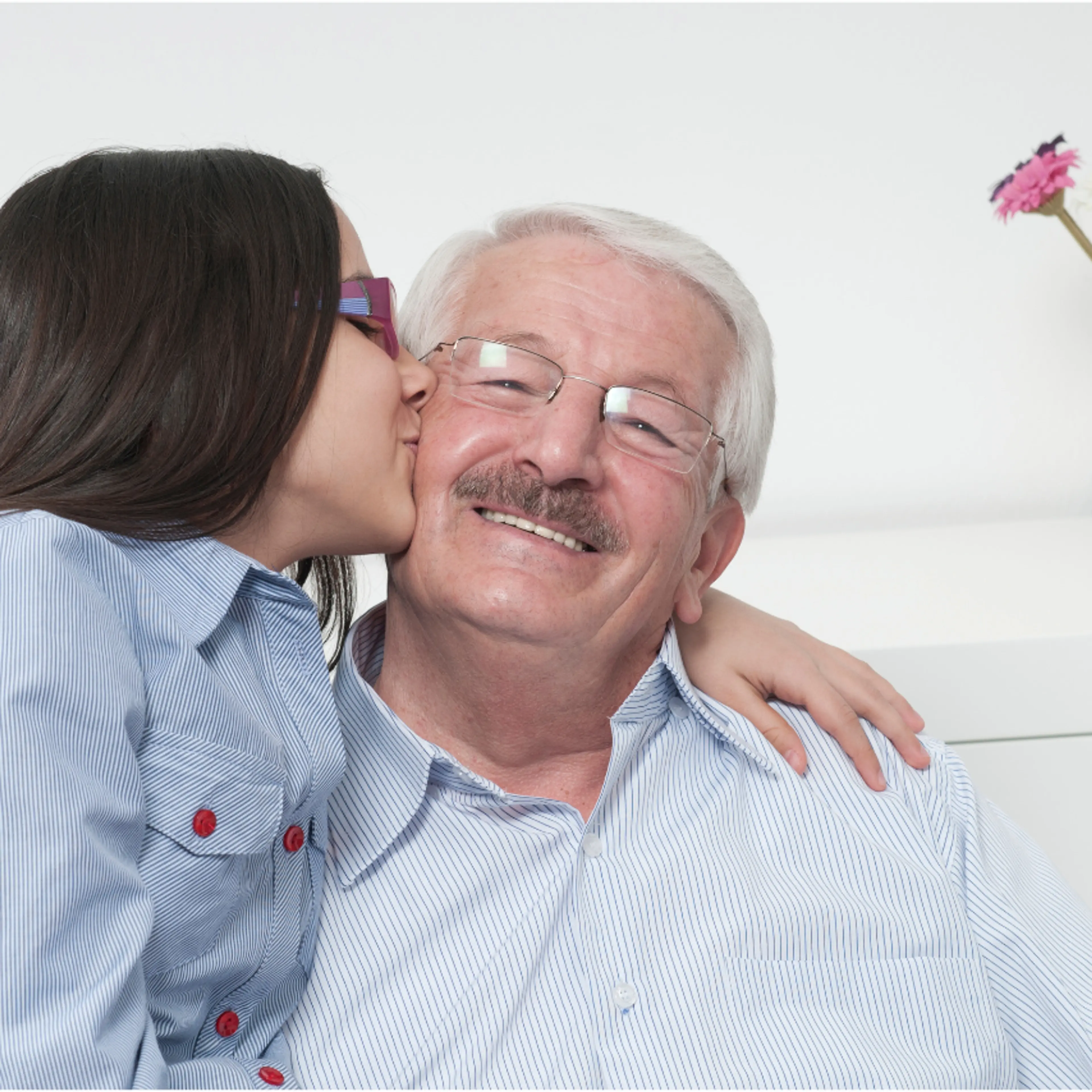 ¿Por qué los abuelos son más cariñosos y pacientes con los nietos que con los hijos?
