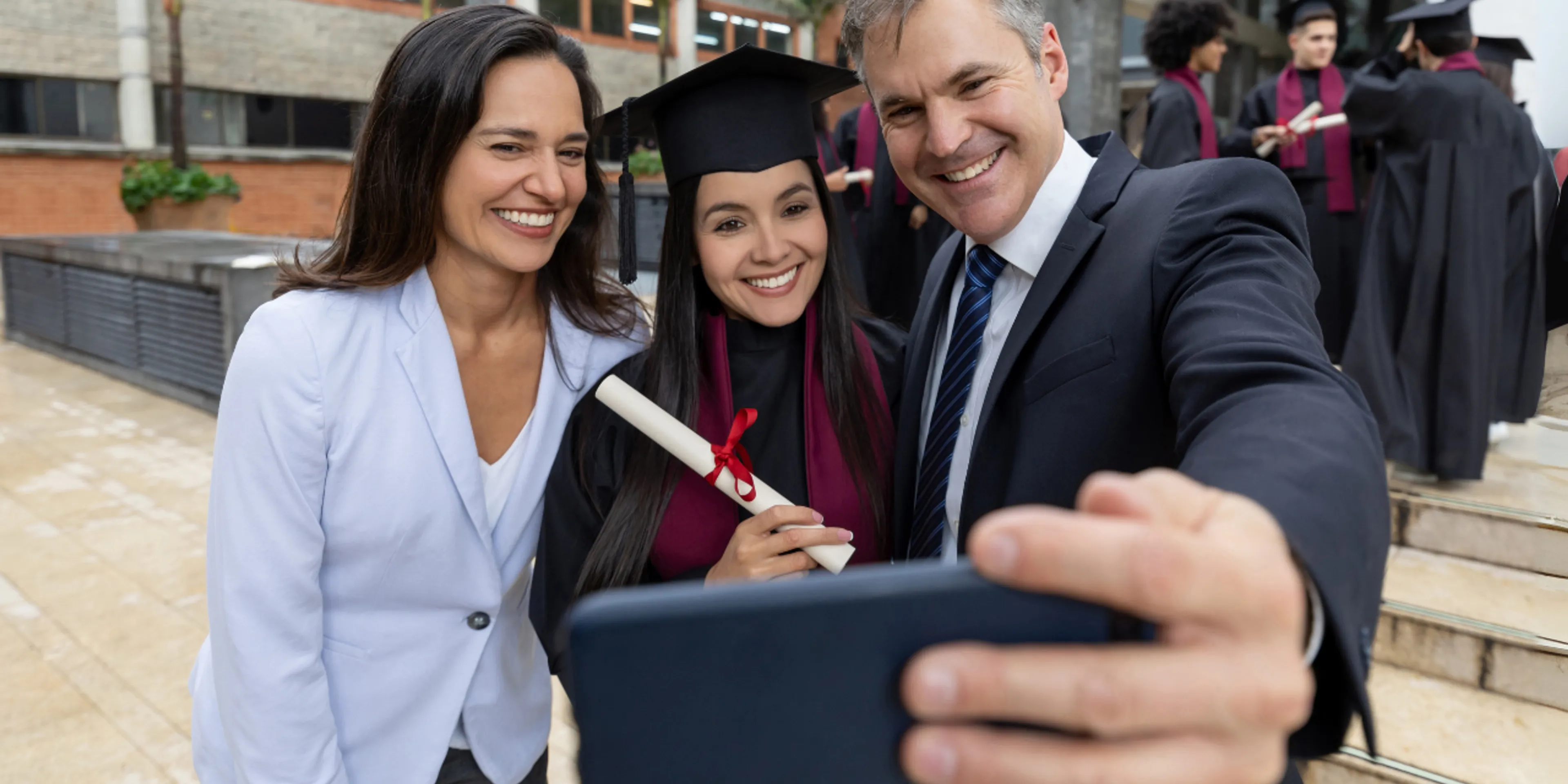 Cómo apoyar emocionalmente a tu hijo que se gradúa