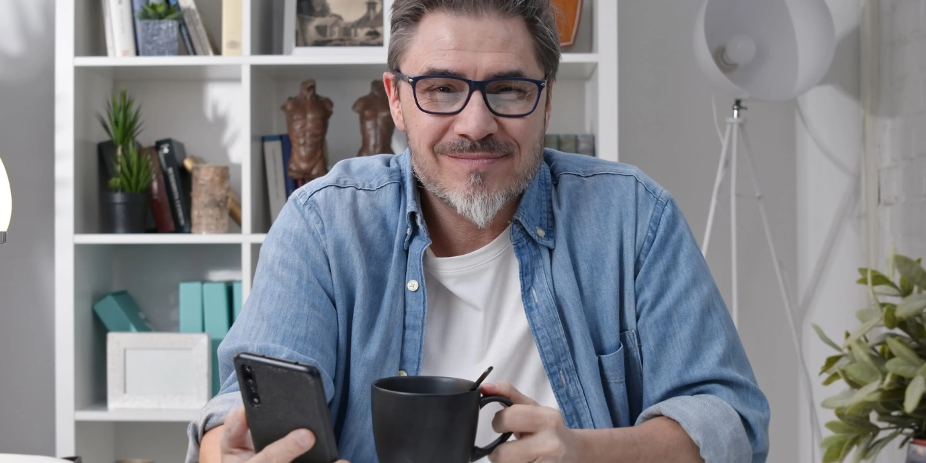 Descubre cómo aprovechar tu experiencia laboral a los 50