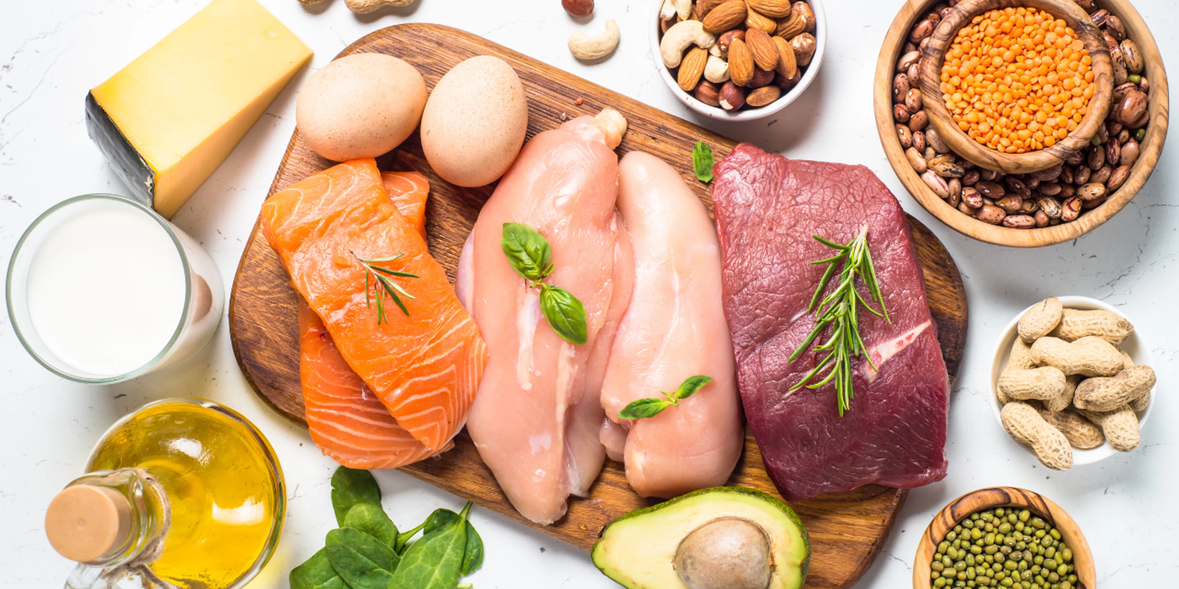 ¿Cuánta proteína necesitas después de los 50? Descubre la regla de los 30 gramos para mantenerte fuerte y con energía