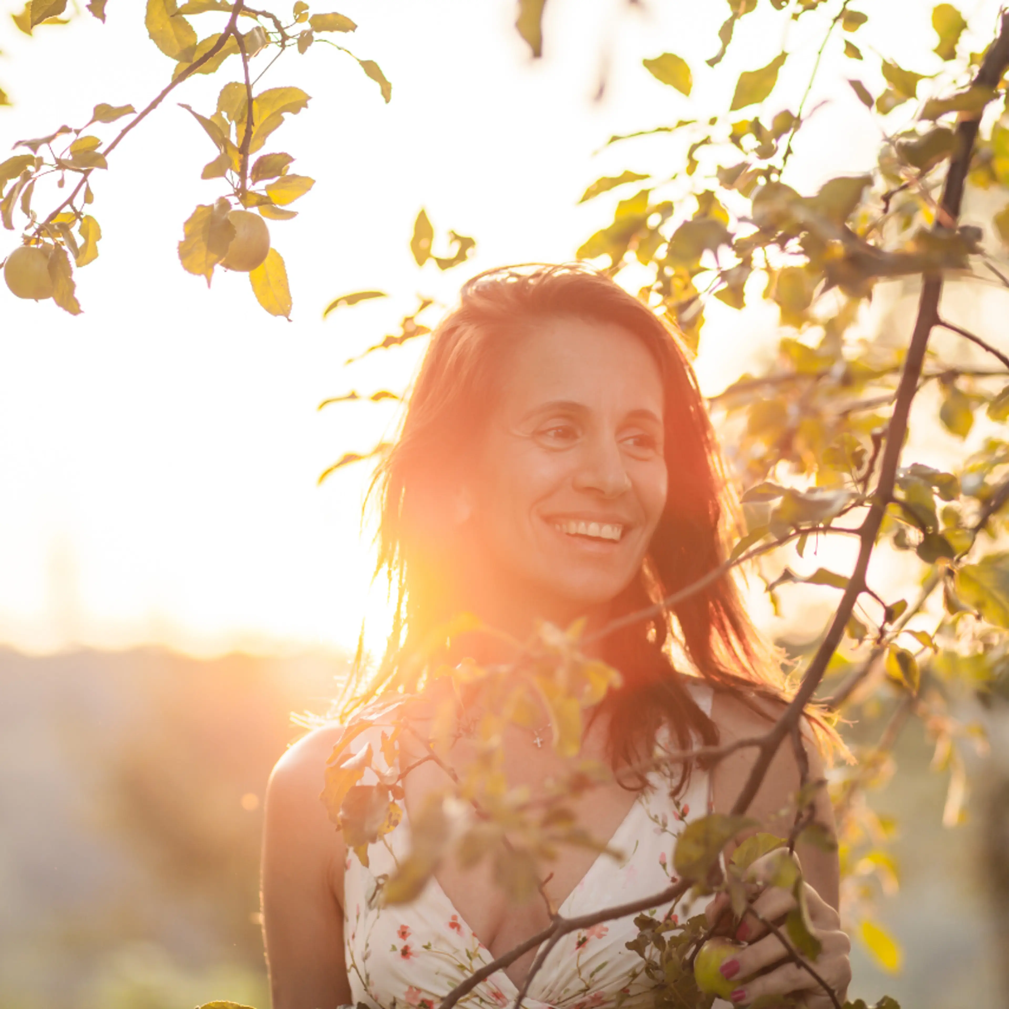 Mujer sonriéndo