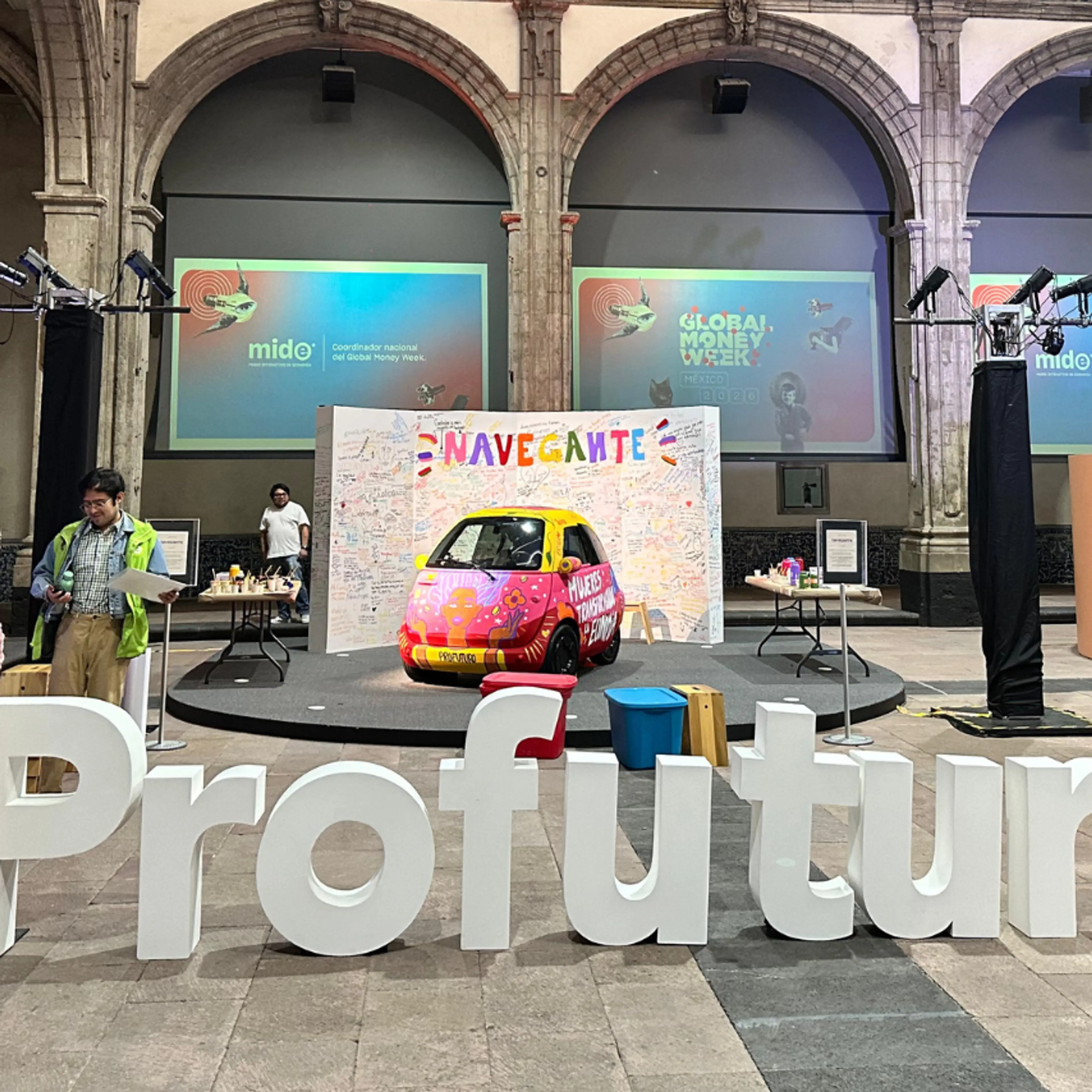 ¿Y si las mujeres nos enseñan de educación financiera?