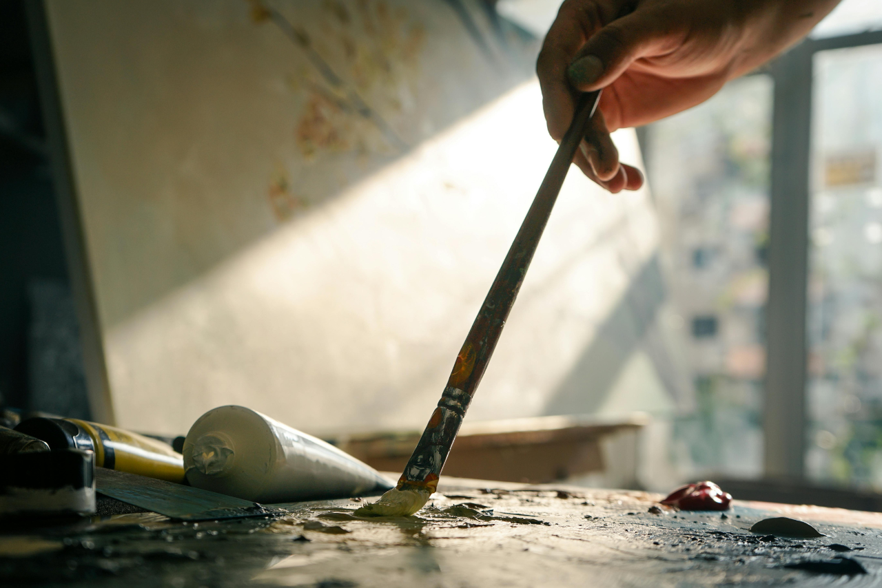 Artistas mayores de 80 siguen creando y exponiendo su obra