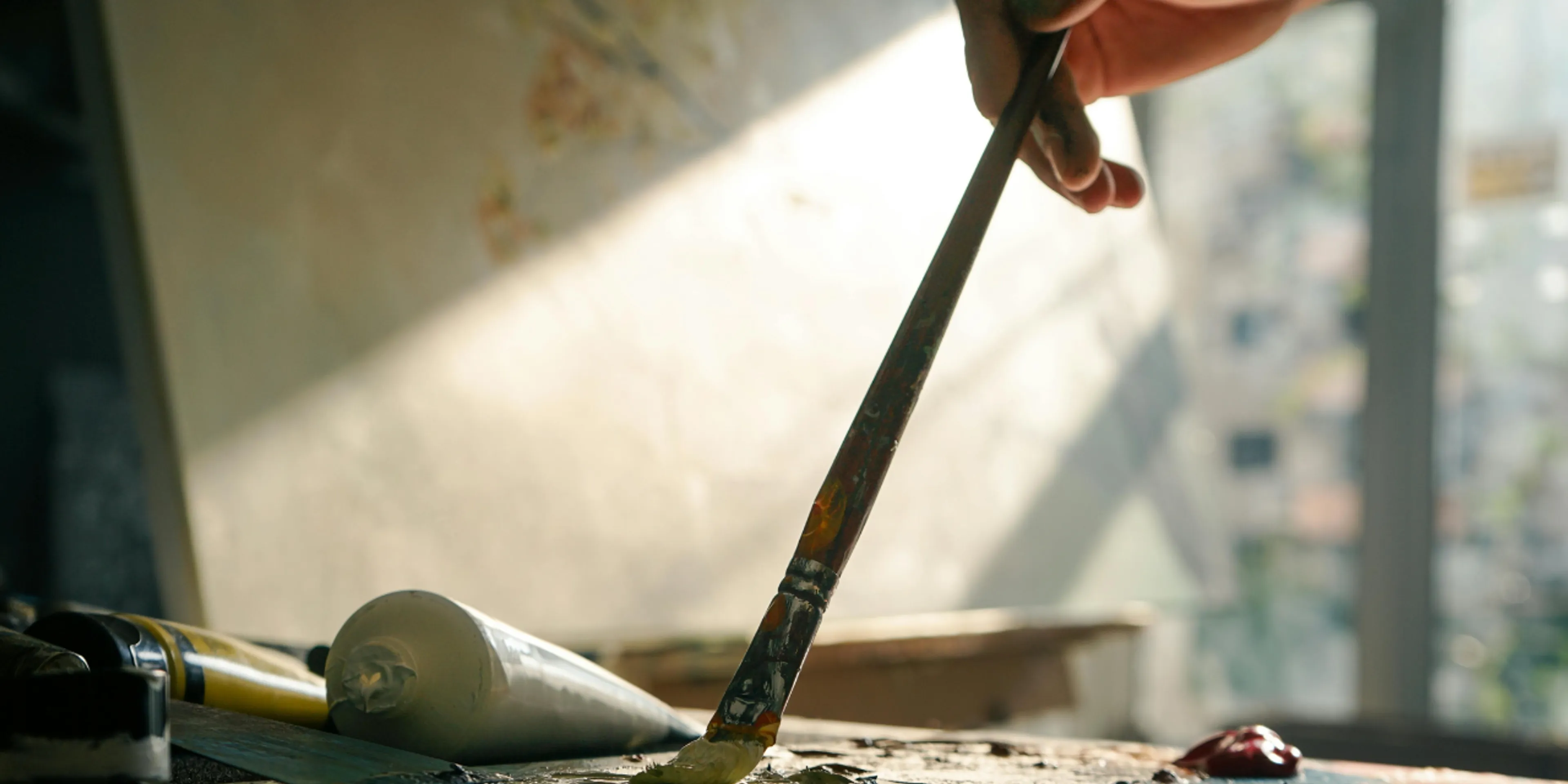 Artistas mayores de 80 siguen creando y exponiendo su obra