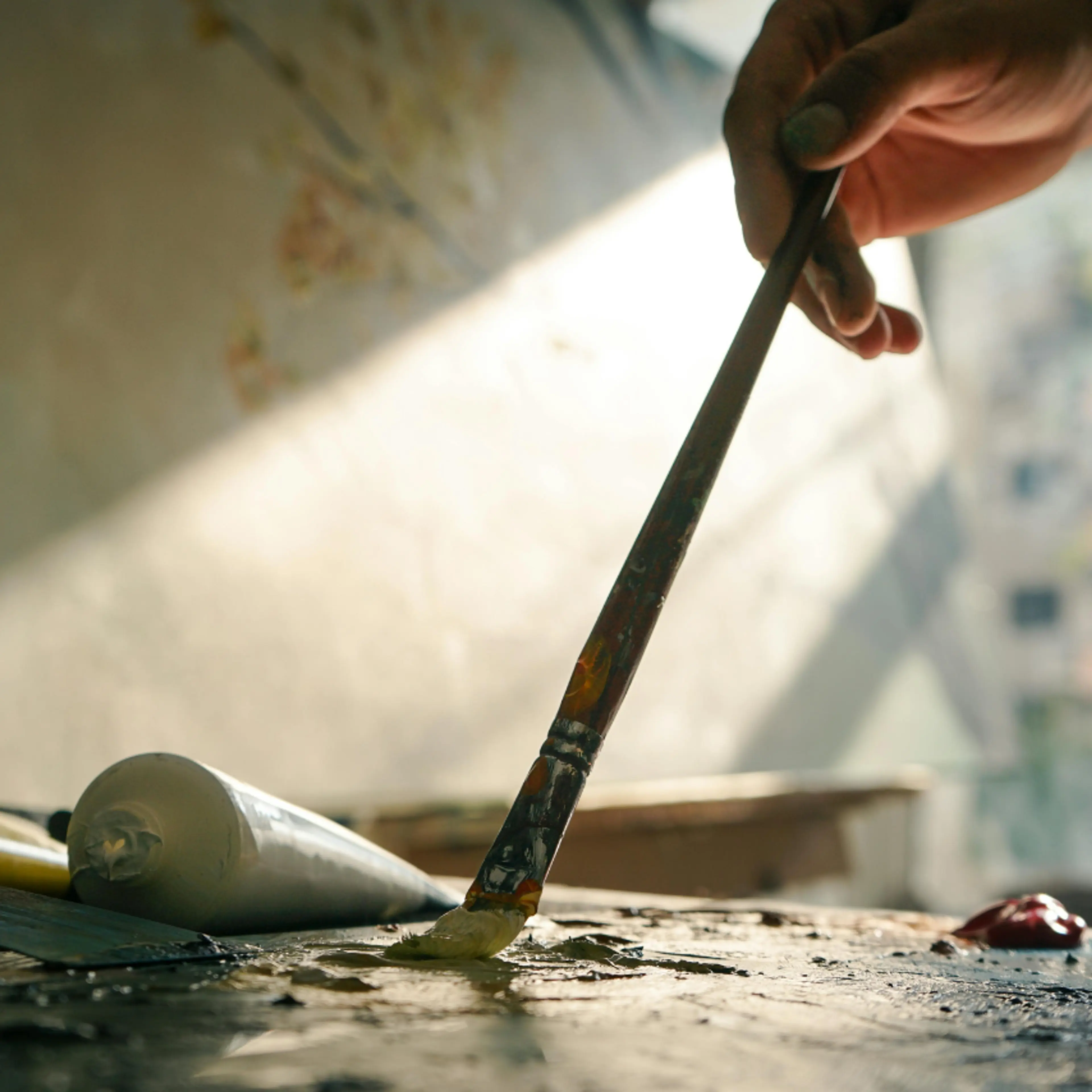 Artistas mayores de 80 siguen creando y exponiendo su obra