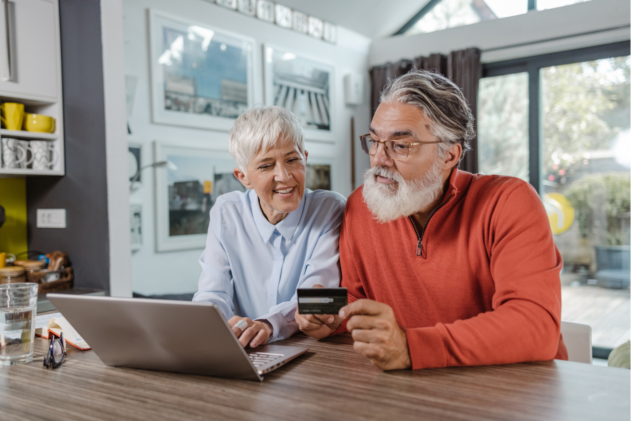 Activos, digitales y con poder de compra, así son los consumidores 50+ en México