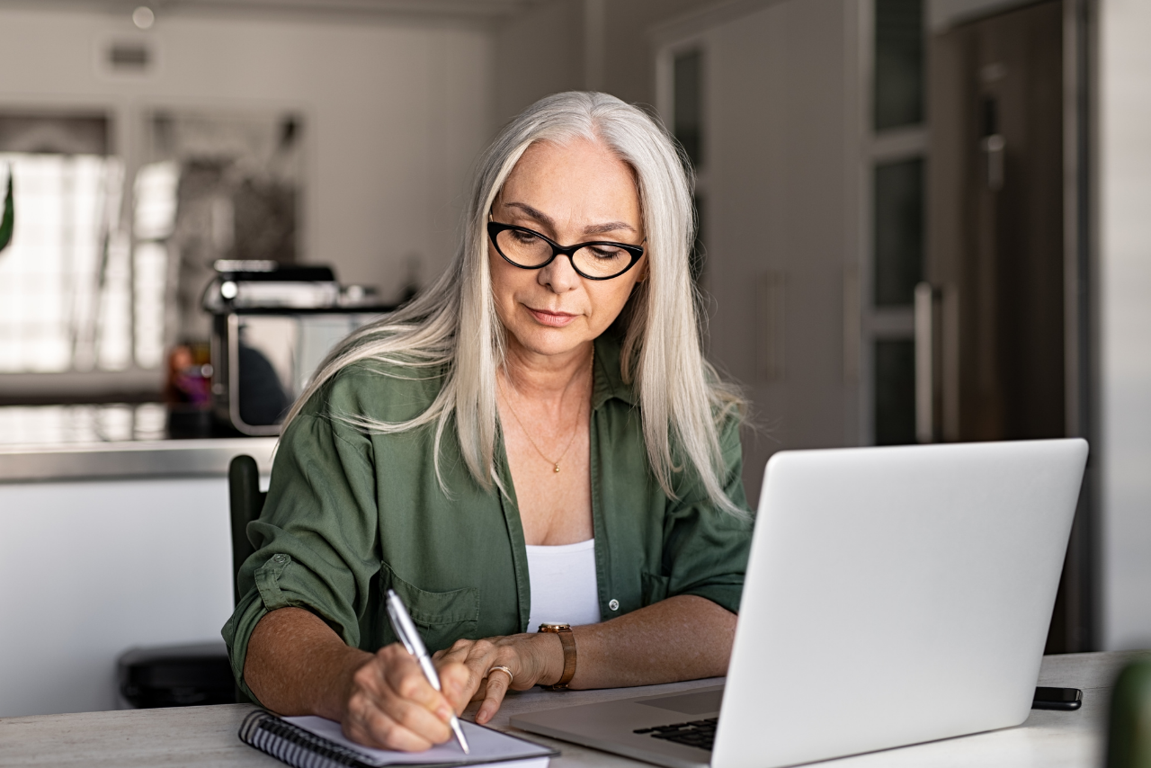 Cómo pueden los emprendedores mayores adaptarse a las nuevas tecnologías