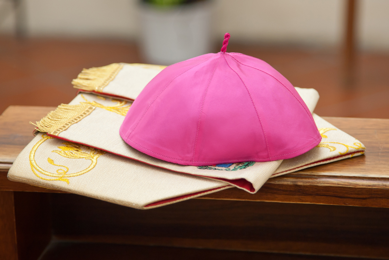 ¿Cuáles son los pasos a seguir ante la muerte de un Papa?