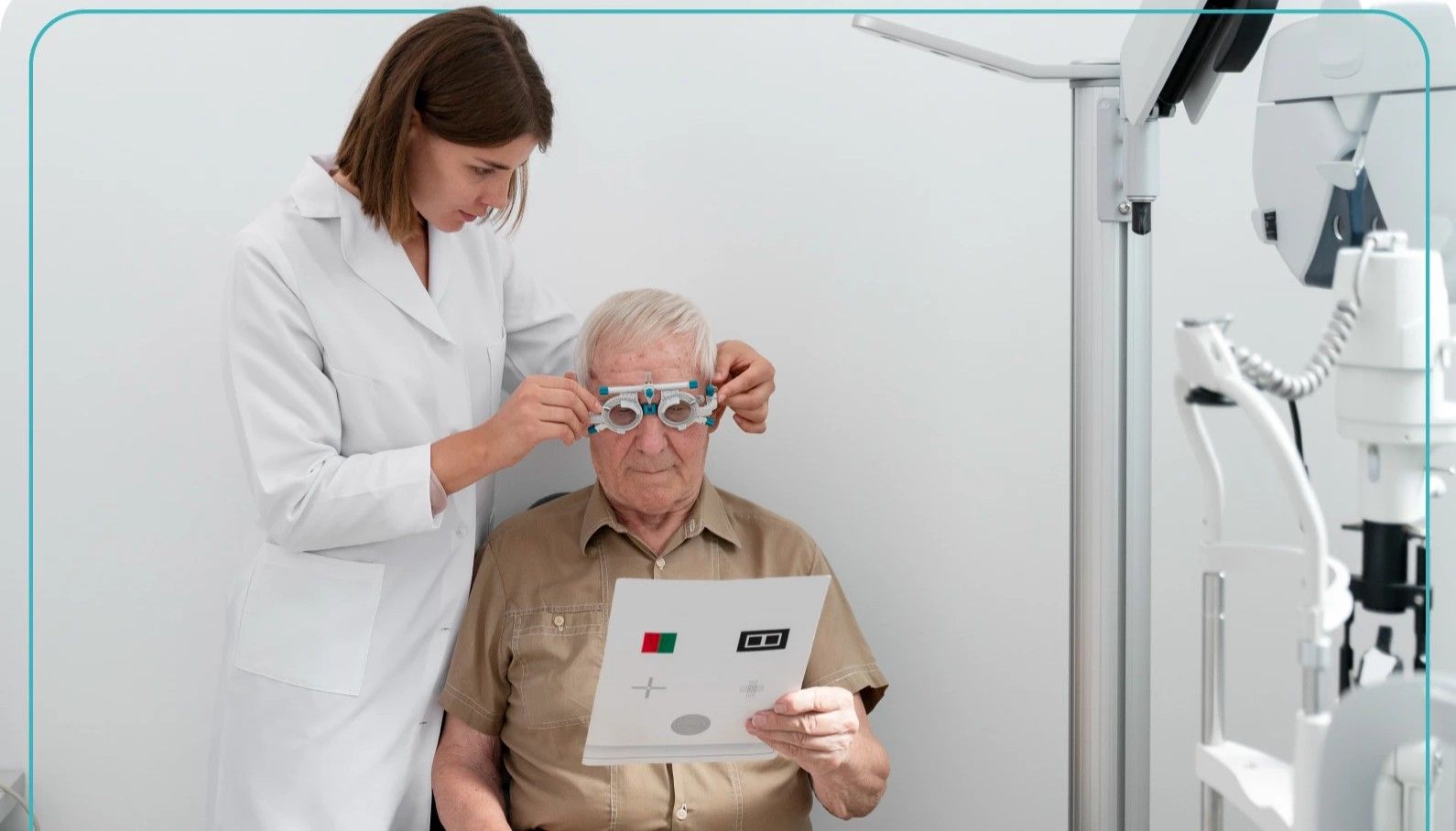 hombre realizando examen oftalmológico