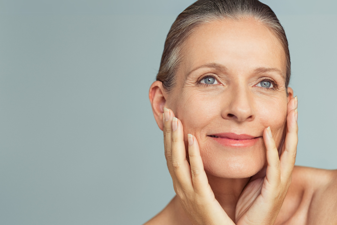 Señales en tu piel que revelan tu salud después de los 50 años