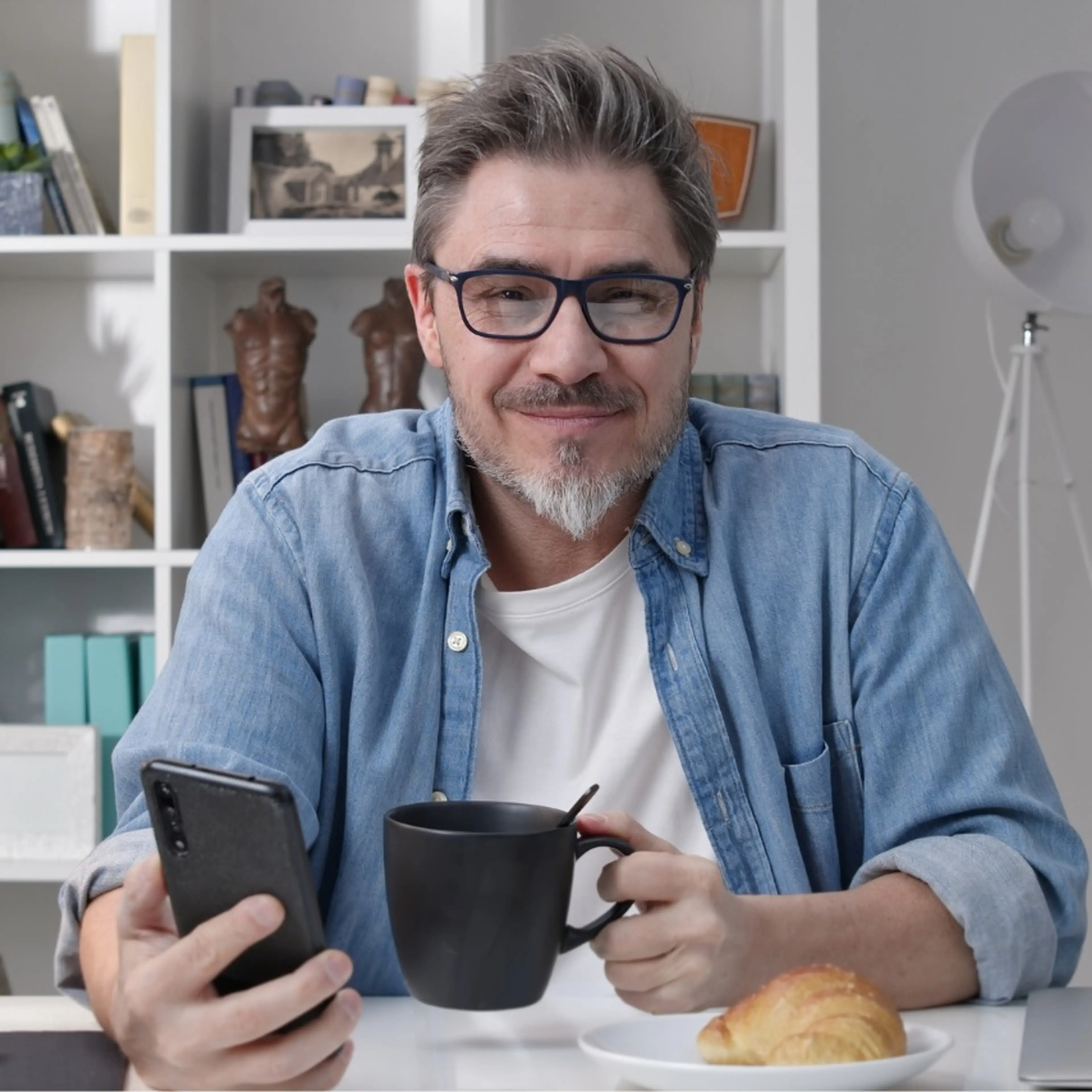 Descubre cómo aprovechar tu experiencia laboral a los 50