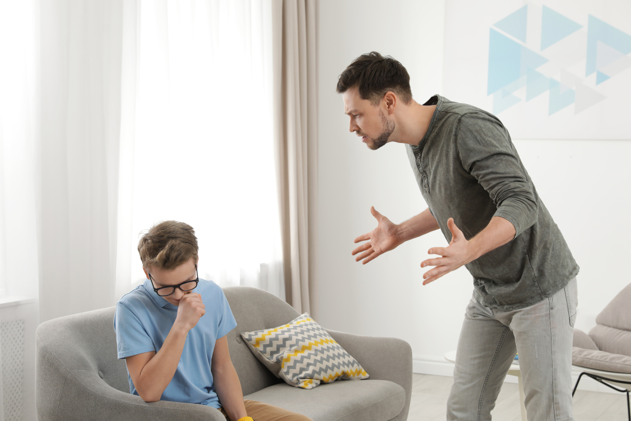 ¿Qué hacer cuando los hijos de mi pareja me caen mal? Consejos para una convivencia sana