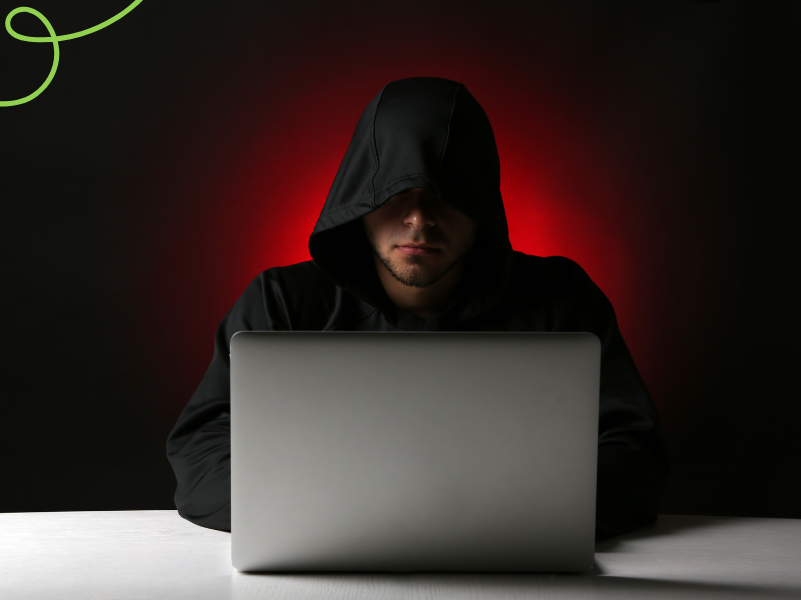 Cómo evitar que un adulto mayor caiga en una estafa