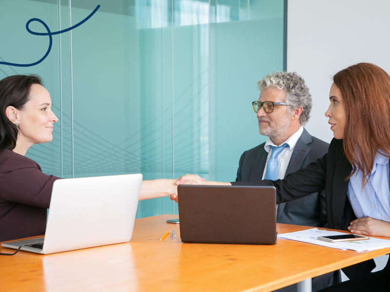 Cómo aprovechar tu red de contactos para encontrar empleo a los 50+