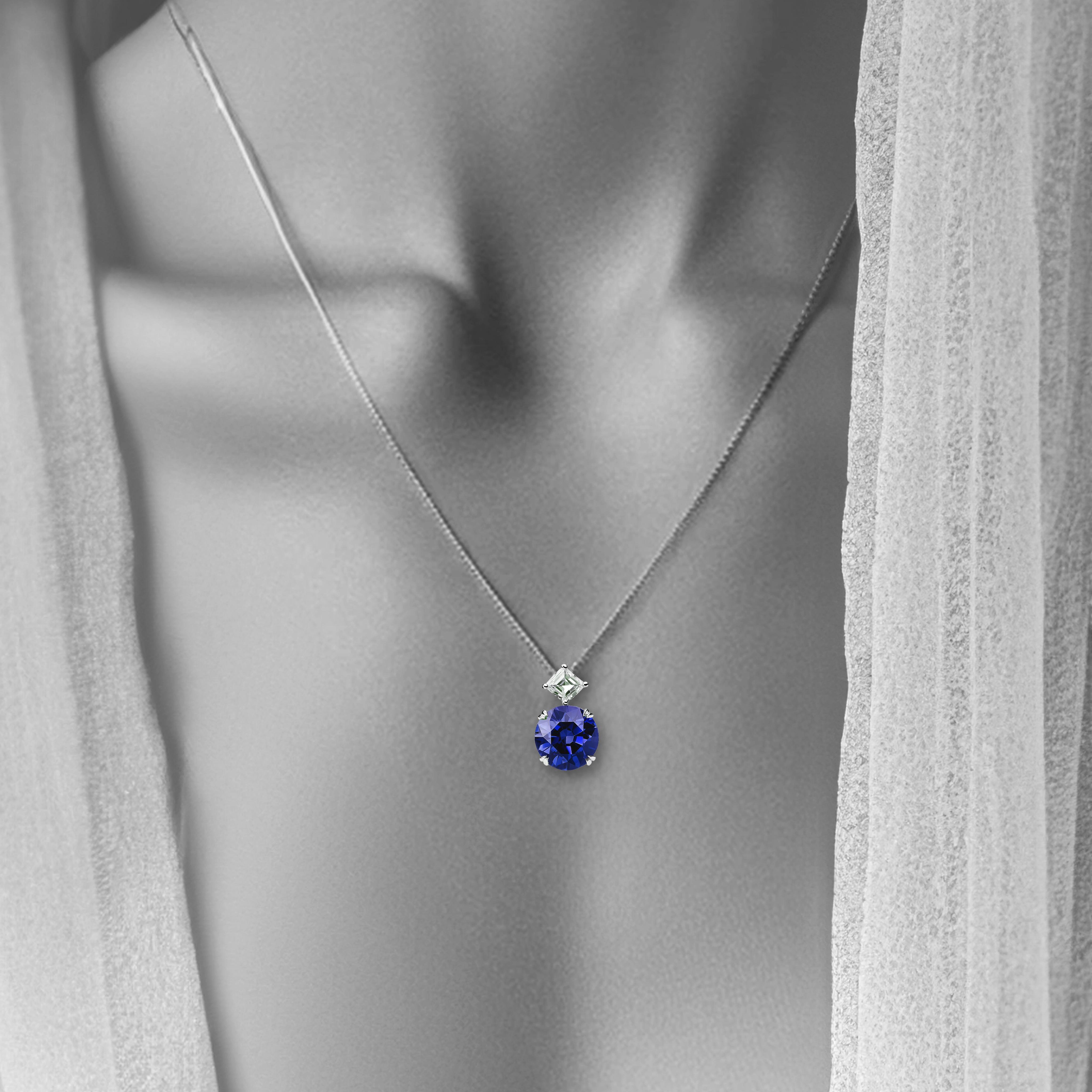 Main view of Duet Round and Square Pendant