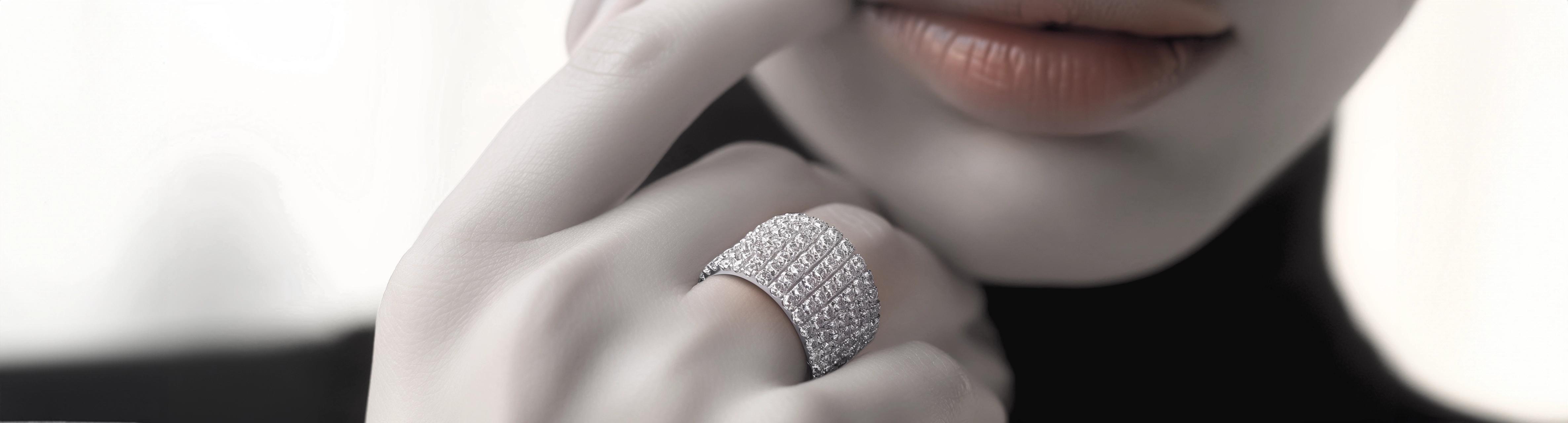 Wide band ring on a the hand