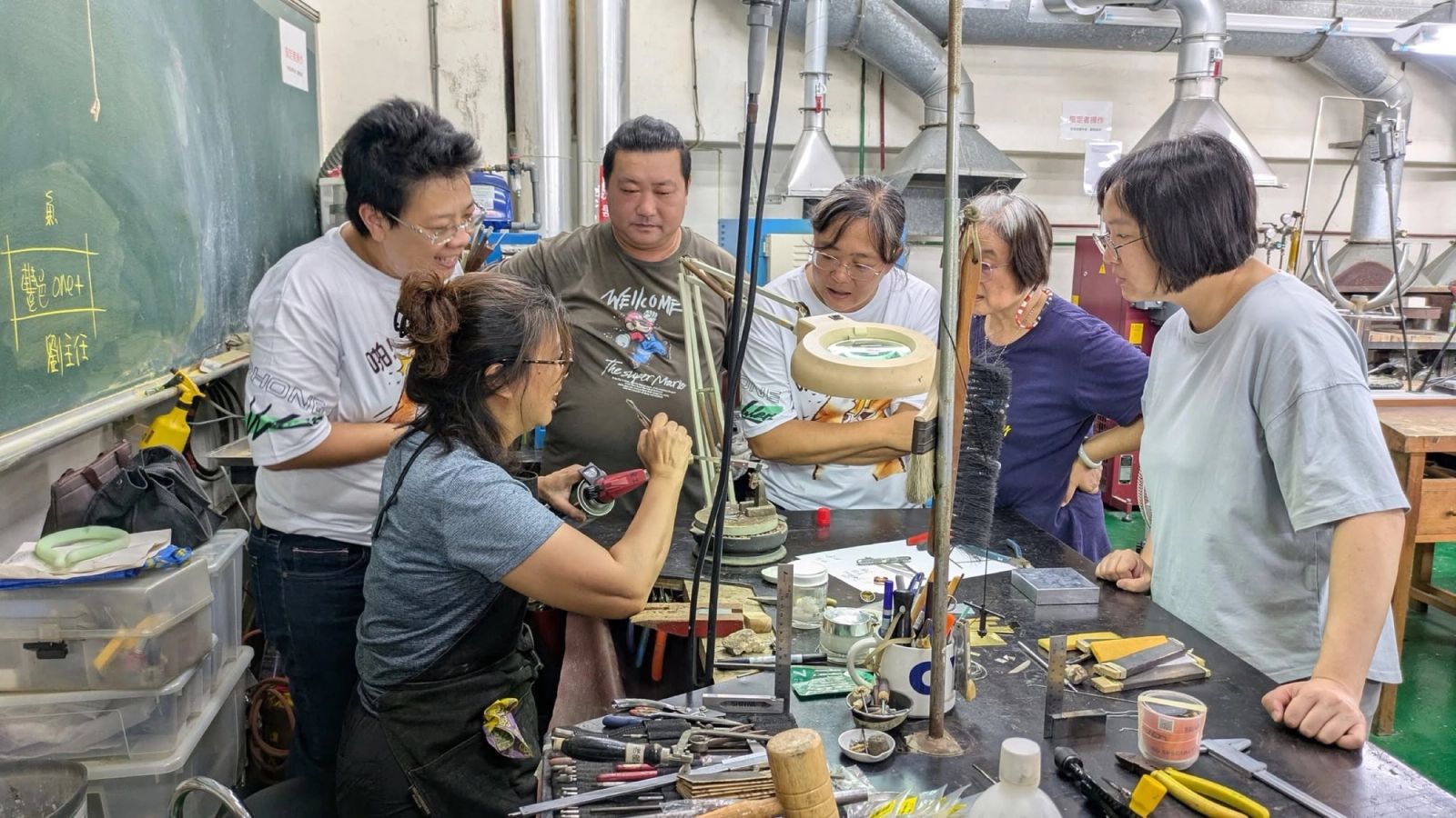 湖東休區以金工DIY串起百年打鐵與金牌農村